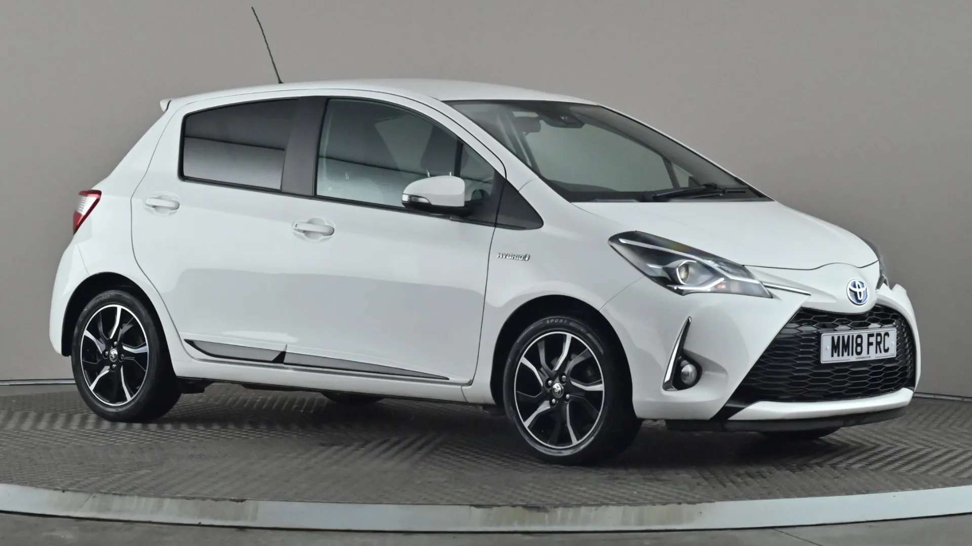 A 2018 TOYOTA YARIS 1.5 Hybrid Design CVT A 2018 TOYOTA YARIS 1.5 Hybrid Design CVT