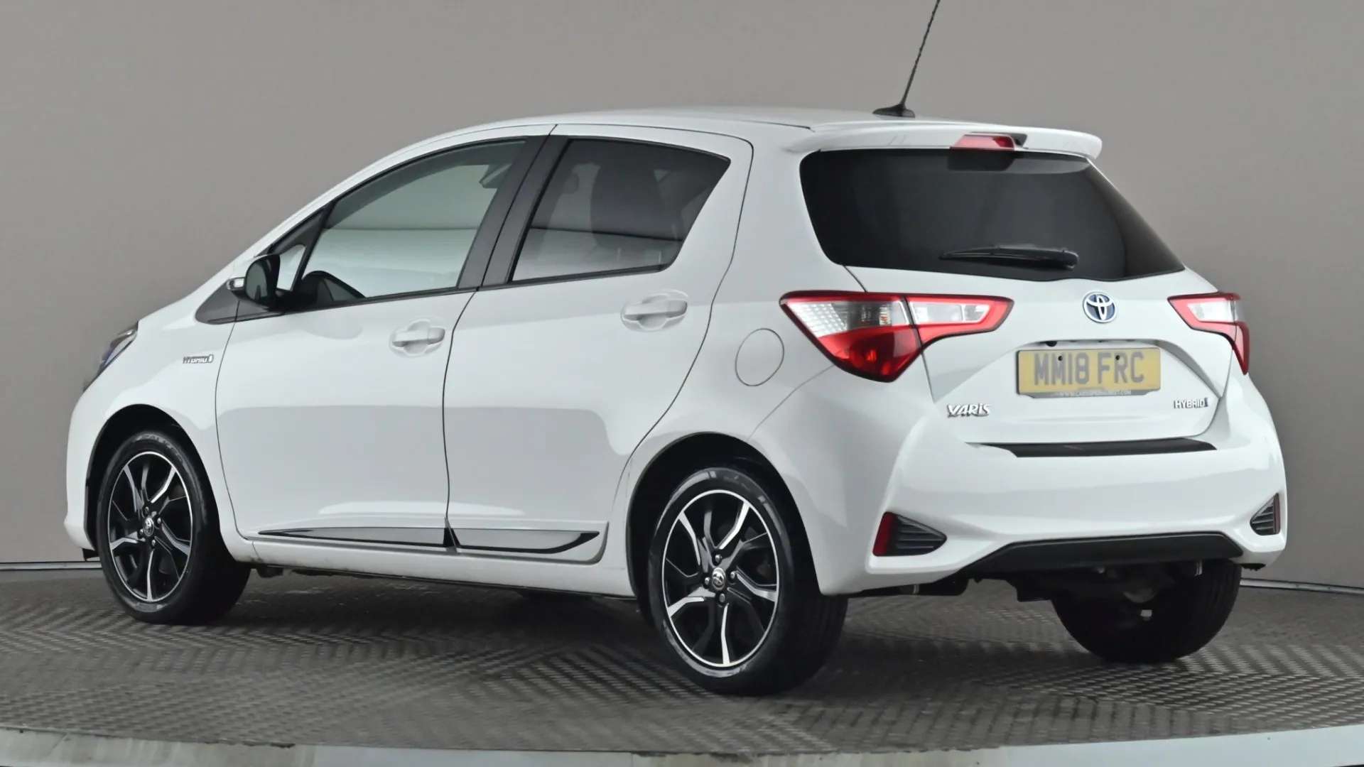 A 2018 TOYOTA YARIS 1.5 Hybrid Design CVT A 2018 TOYOTA YARIS 1.5 Hybrid Design CVT