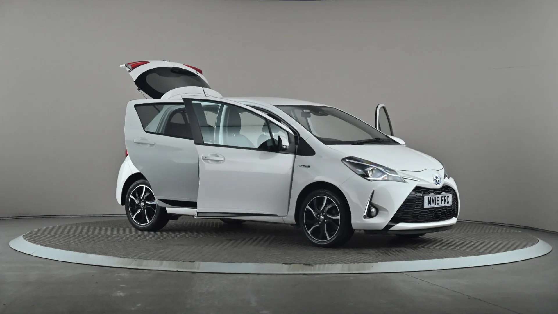 2018 TOYOTA YARIS 2018 TOYOTA YARIS