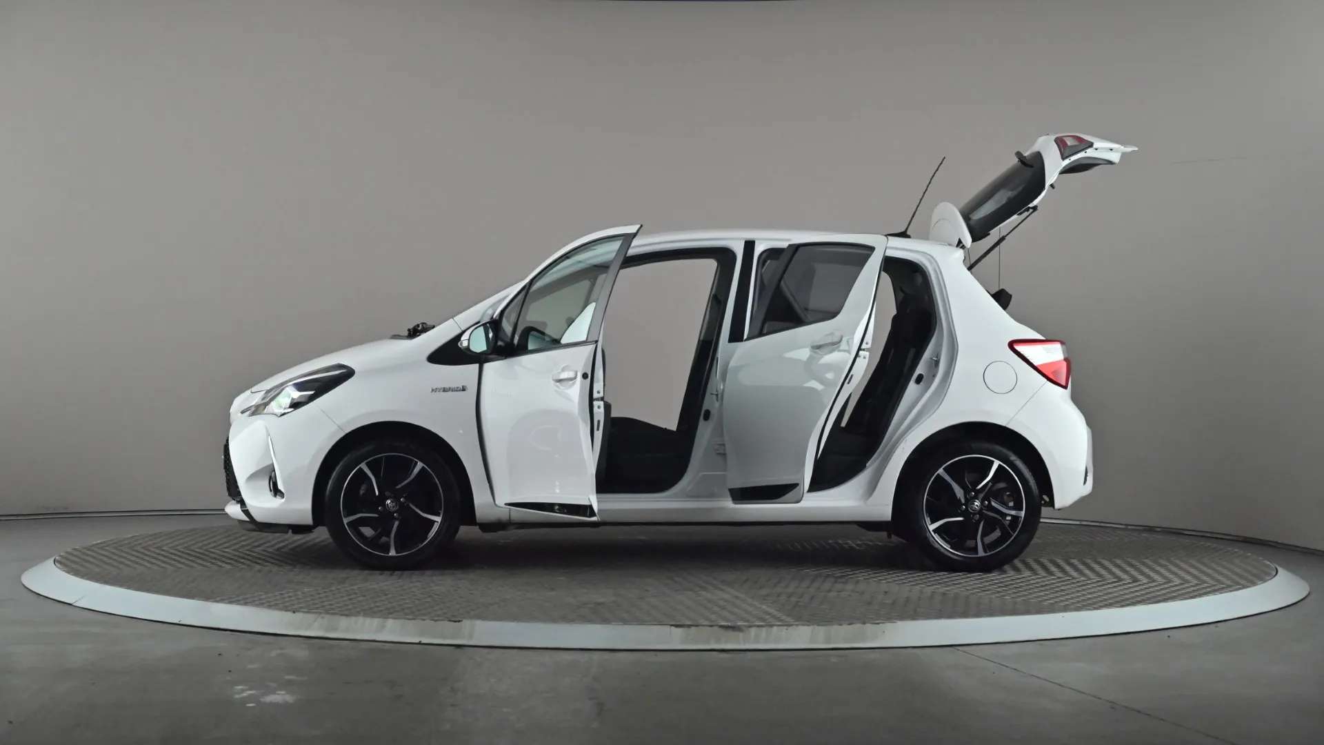 2018 TOYOTA YARIS 2018 TOYOTA YARIS