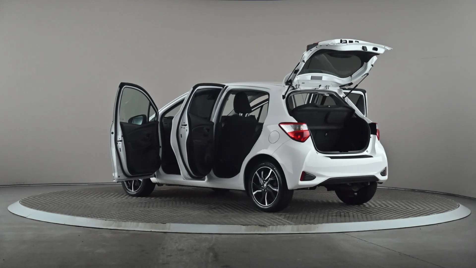 2018 TOYOTA YARIS 2018 TOYOTA YARIS