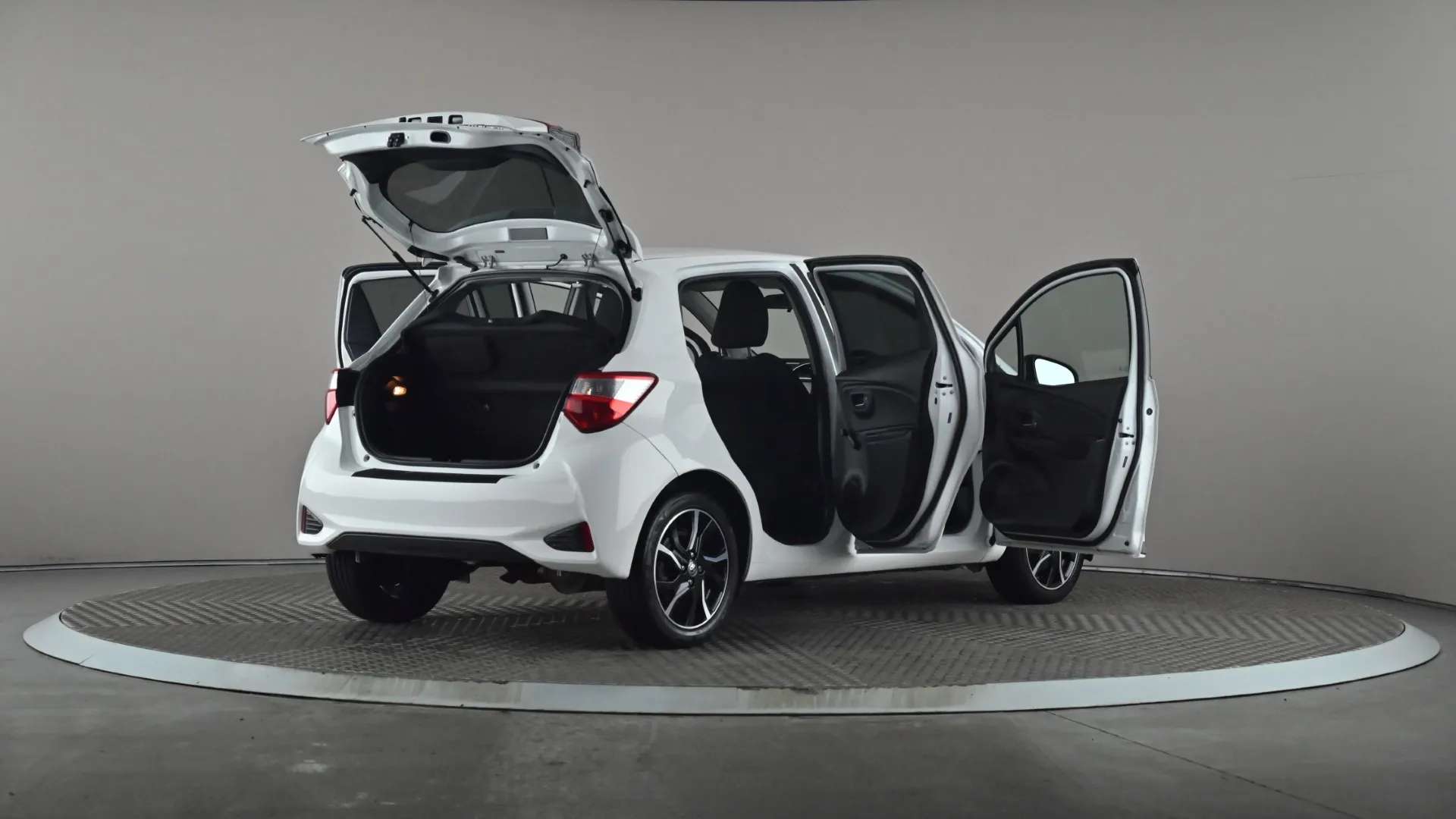 2018 TOYOTA YARIS 2018 TOYOTA YARIS