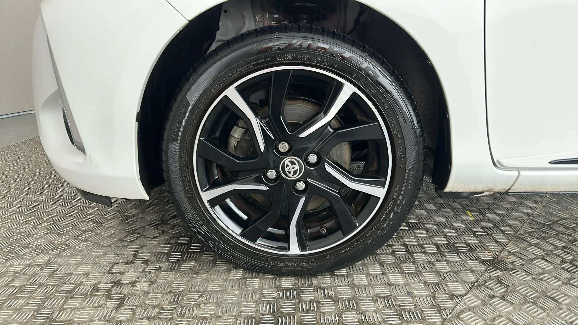 2018 TOYOTA YARIS 2018 TOYOTA YARIS