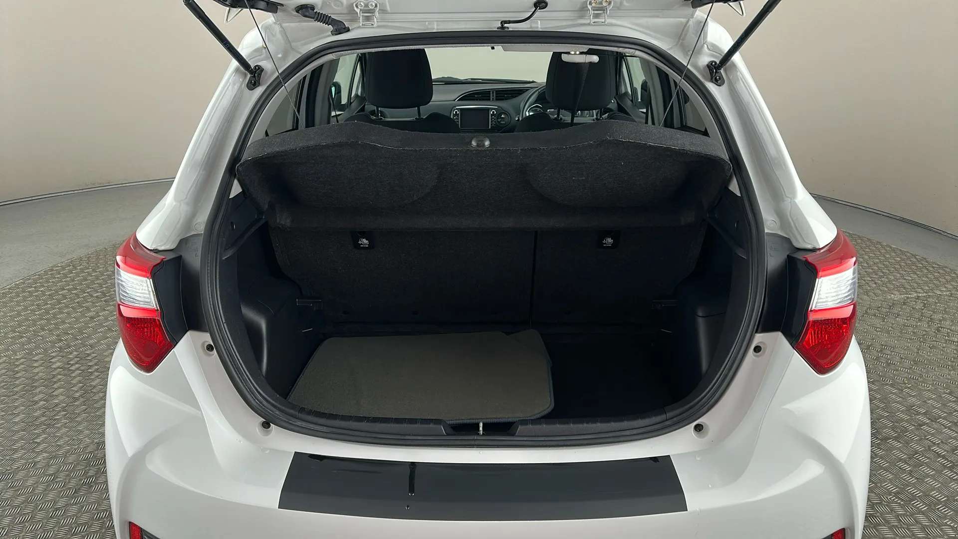 2018 TOYOTA YARIS 2018 TOYOTA YARIS