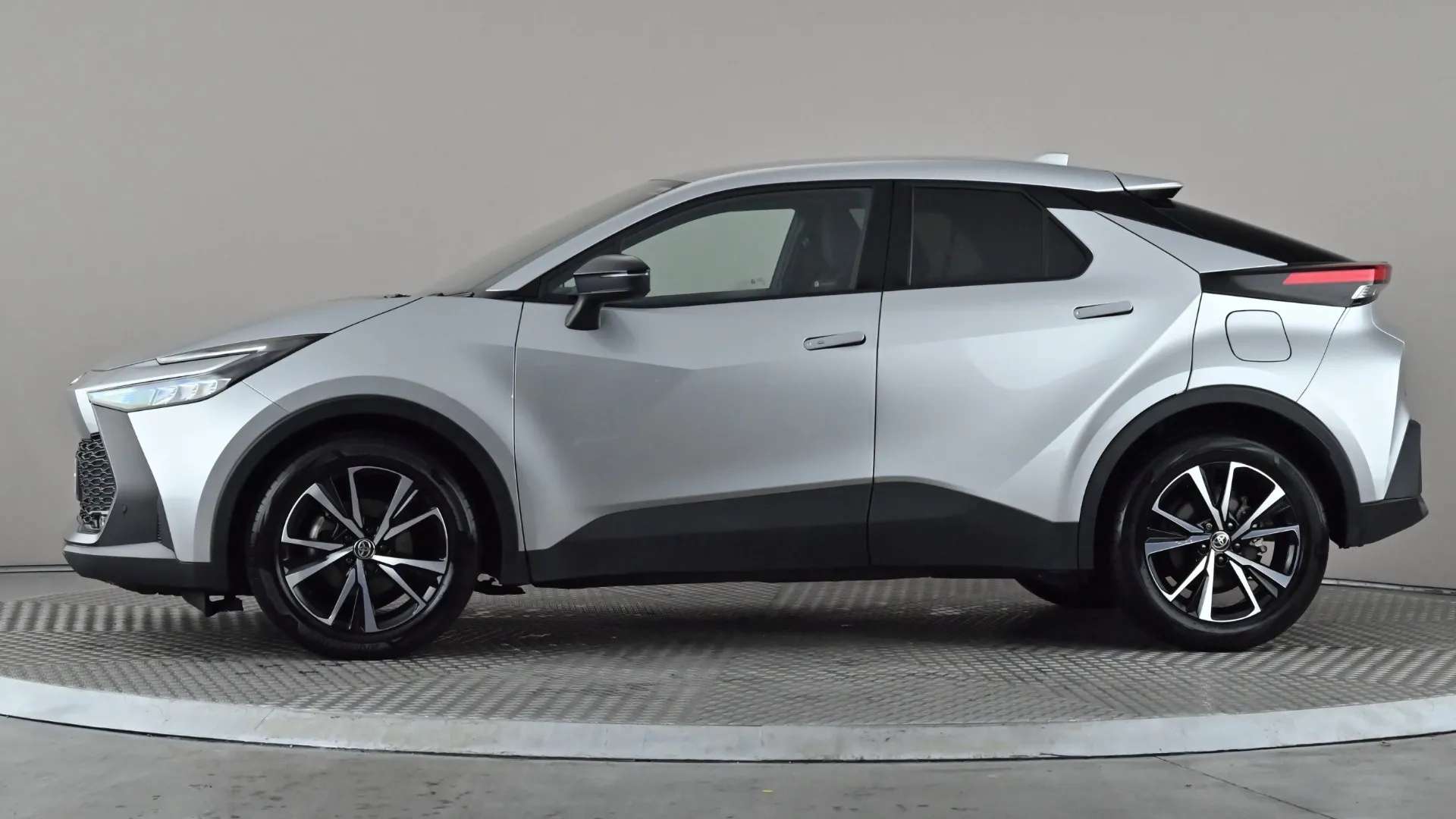 A 2025 TOYOTA C-HR 1.8 Hybrid Design CVT A 2025 TOYOTA C-HR 1.8 Hybrid Design CVT