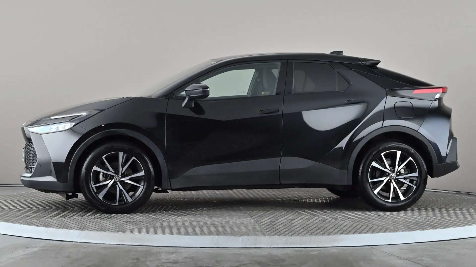 A 2025 TOYOTA C-HR 1.8 Hybrid Design CVT A 2025 TOYOTA C-HR 1.8 Hybrid Design CVT