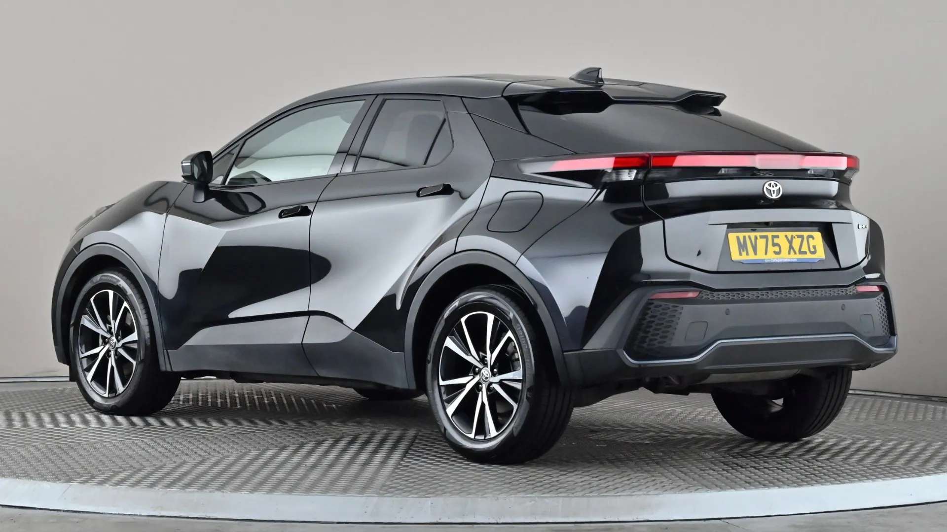 A 2025 TOYOTA C-HR 1.8 Hybrid Design CVT A 2025 TOYOTA C-HR 1.8 Hybrid Design CVT