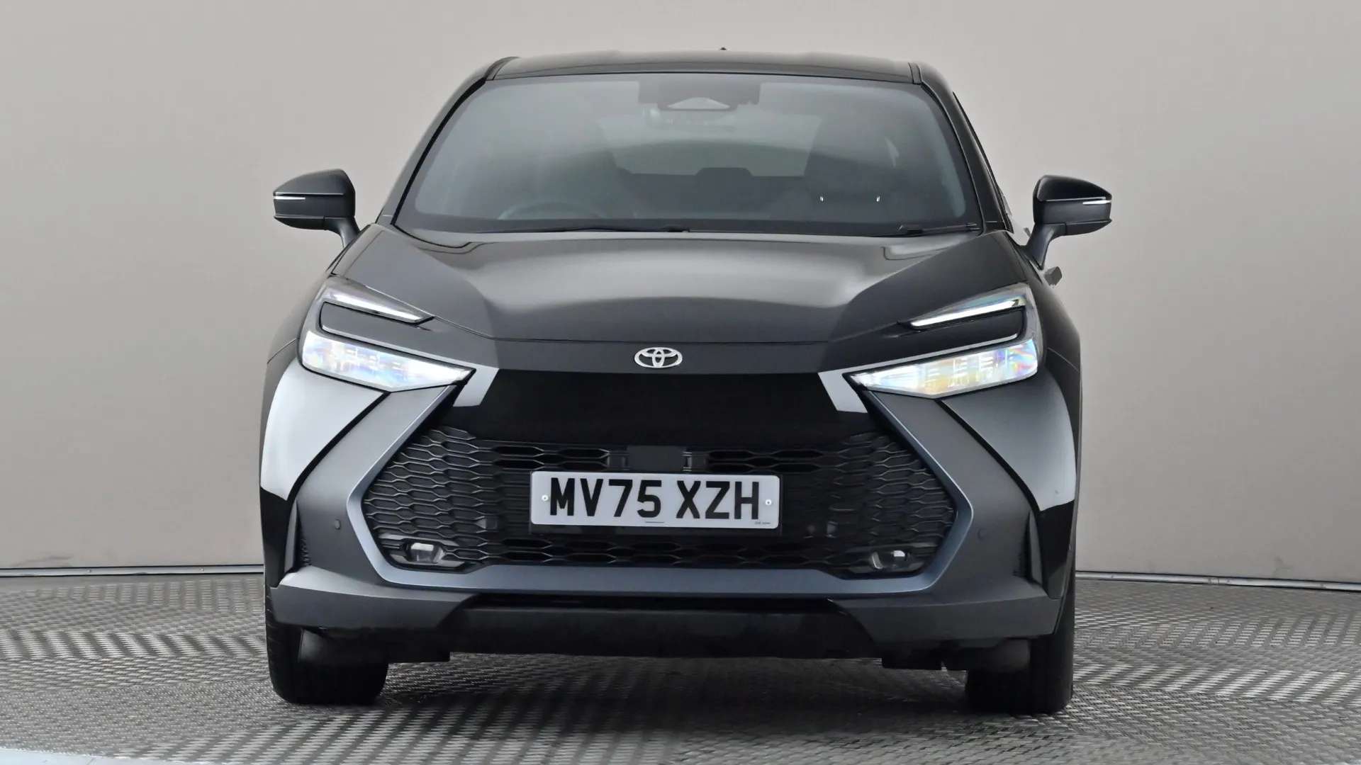 A 2025 TOYOTA C-HR 1.8 Hybrid Design CVT A 2025 TOYOTA C-HR 1.8 Hybrid Design CVT
