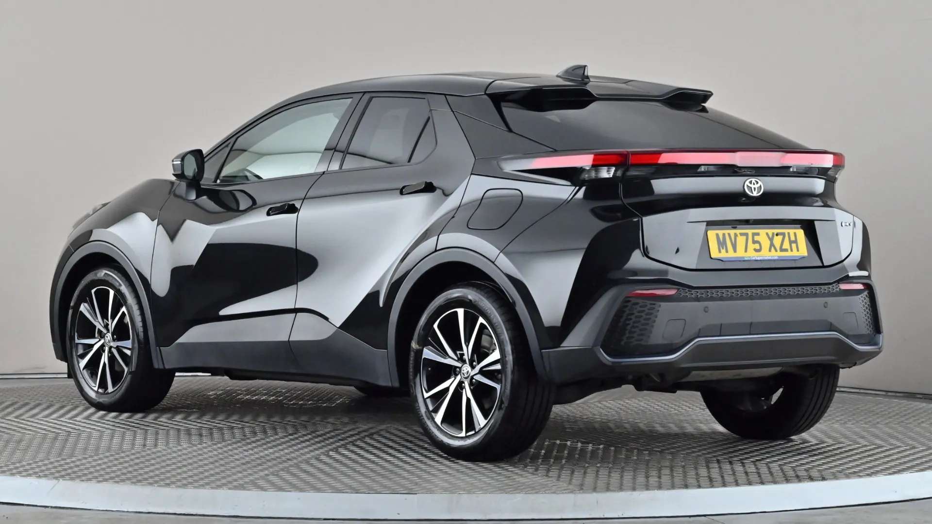 A 2025 TOYOTA C-HR 1.8 Hybrid Design CVT A 2025 TOYOTA C-HR 1.8 Hybrid Design CVT