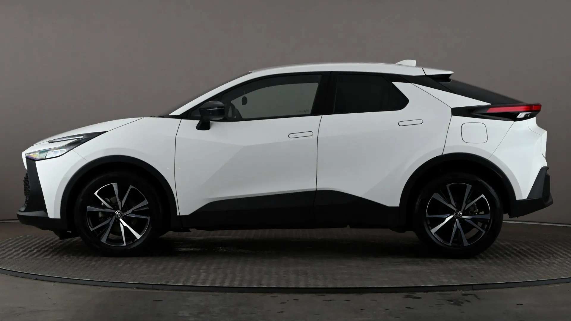 A 2025 TOYOTA C-HR 1.8 Hybrid Design CVT A 2025 TOYOTA C-HR 1.8 Hybrid Design CVT