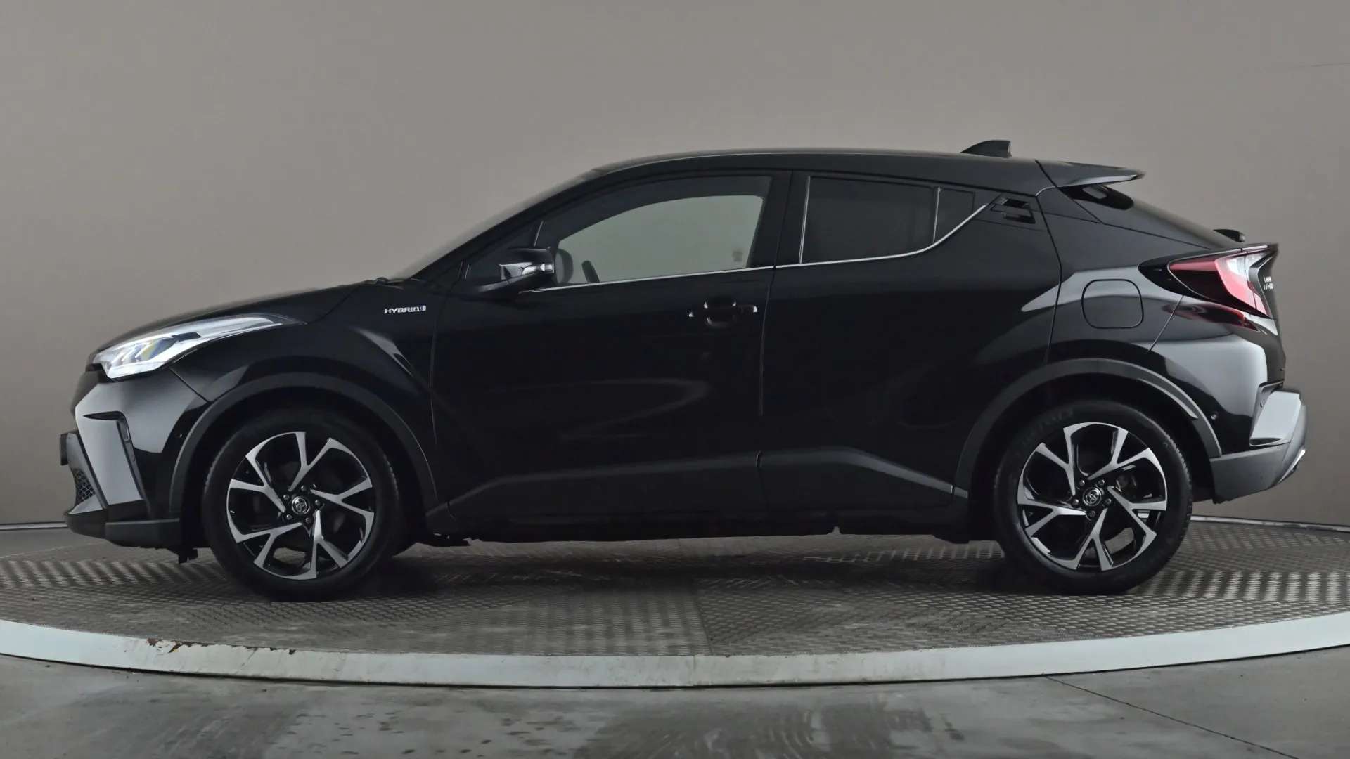 A 2021 TOYOTA C-HR 2.0 Hybrid Design CVT A 2021 TOYOTA C-HR 2.0 Hybrid Design CVT