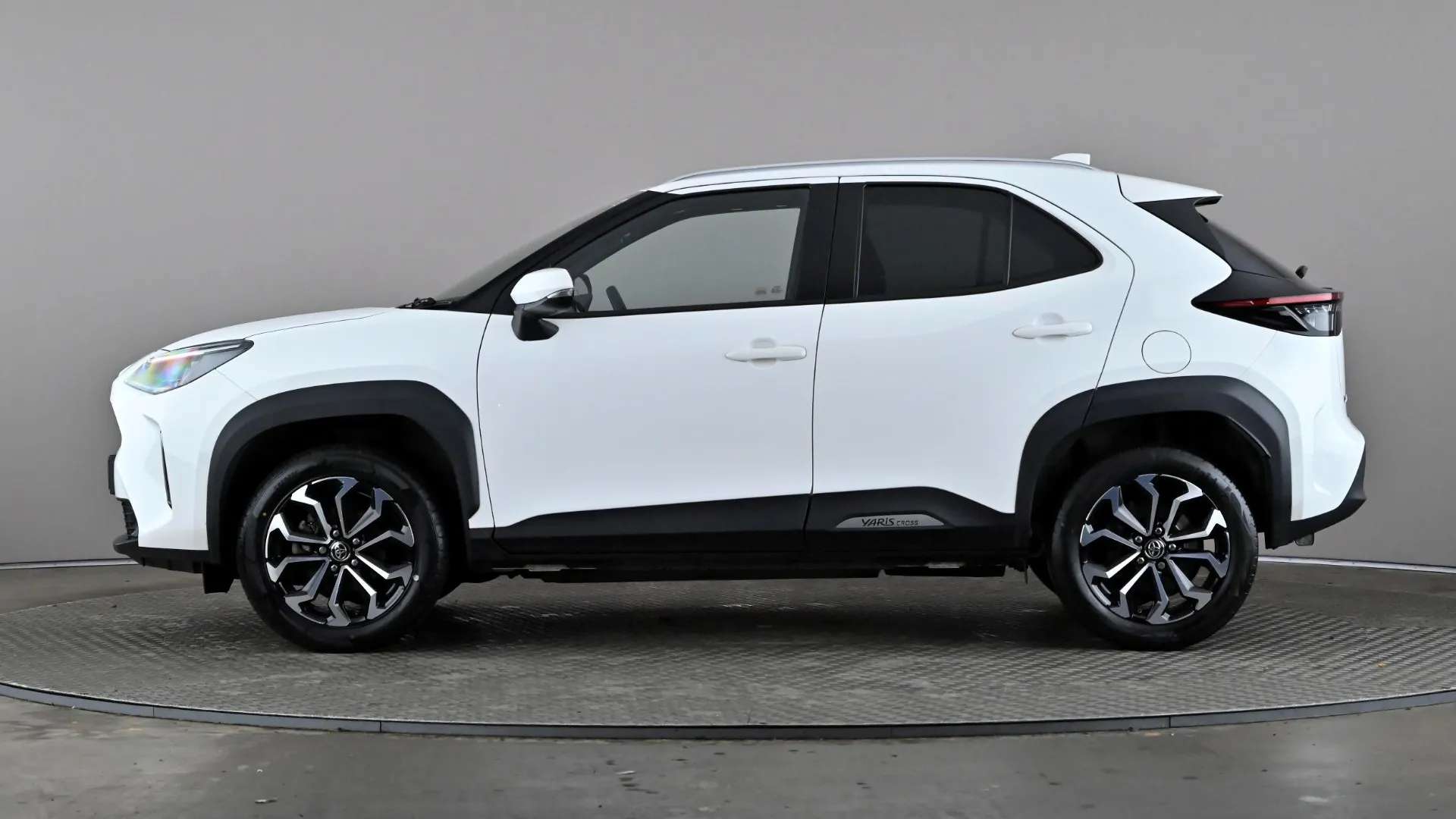 A 2022 TOYOTA YARIS CROSS 1.5 Hybrid Design CVT A 2022 TOYOTA YARIS CROSS 1.5 Hybrid Design CVT