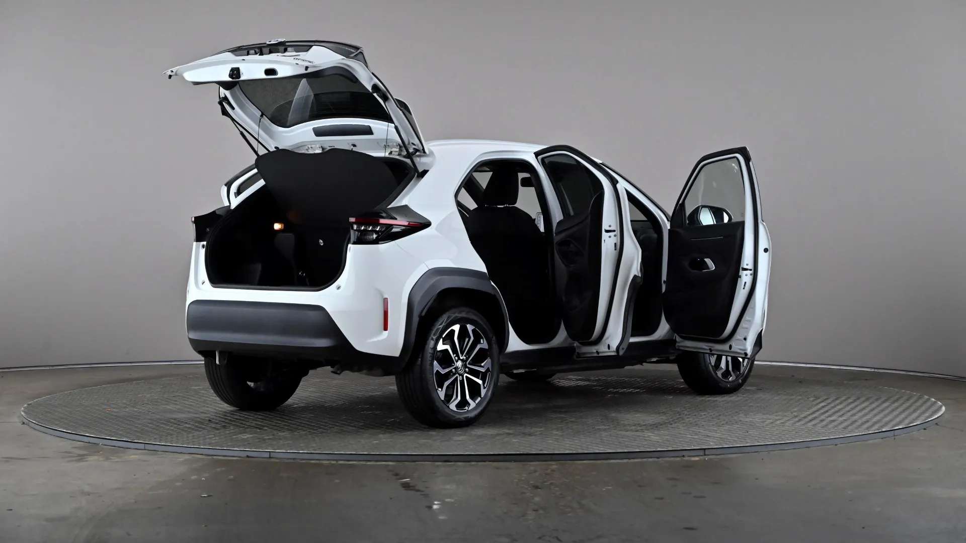 2022 TOYOTA YARIS CROSS 2022 TOYOTA YARIS CROSS