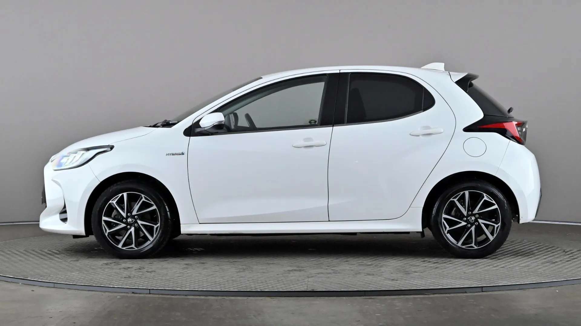 A 2021 TOYOTA YARIS 1.5 Hybrid Design CVT A 2021 TOYOTA YARIS 1.5 Hybrid Design CVT