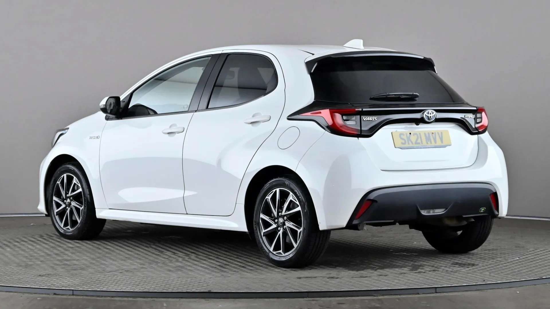 A 2021 TOYOTA YARIS 1.5 Hybrid Design CVT A 2021 TOYOTA YARIS 1.5 Hybrid Design CVT