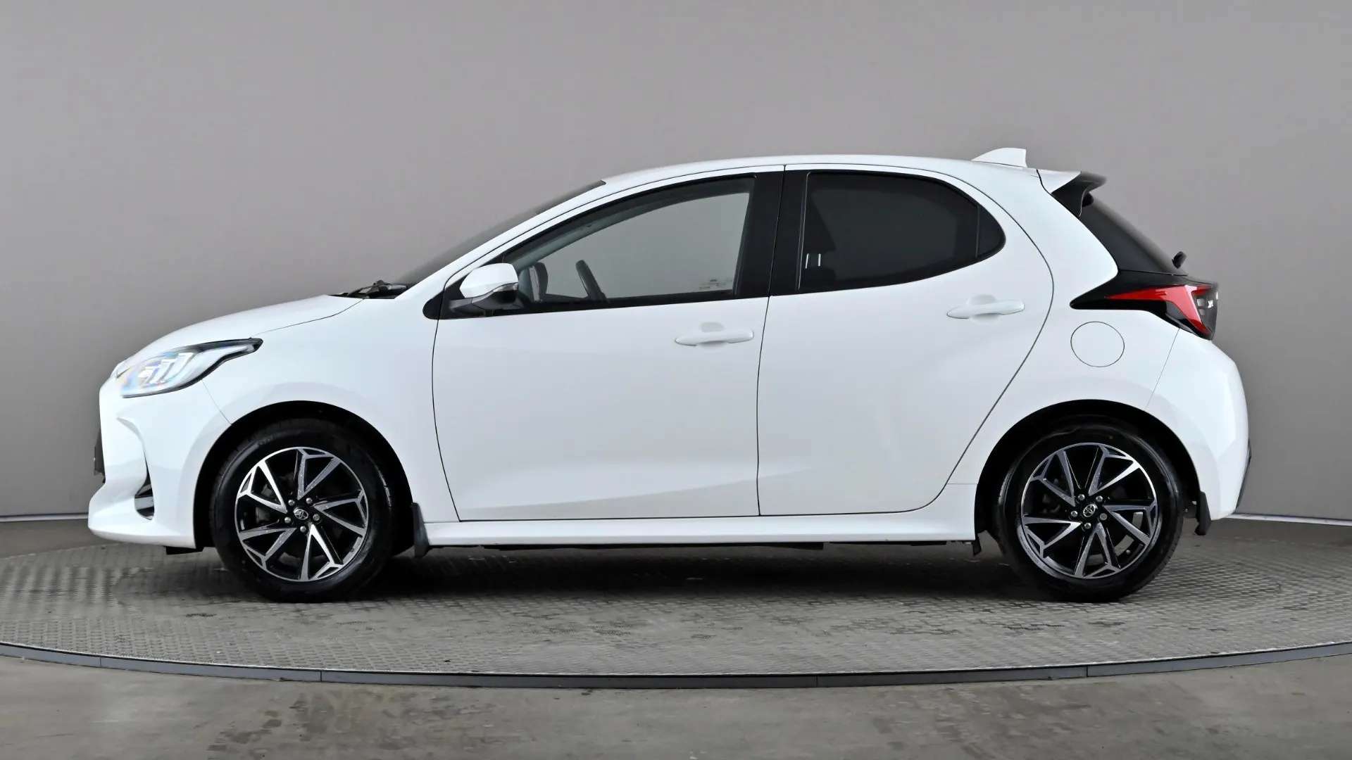 A 2022 TOYOTA YARIS 1.5 Hybrid Design CVT A 2022 TOYOTA YARIS 1.5 Hybrid Design CVT