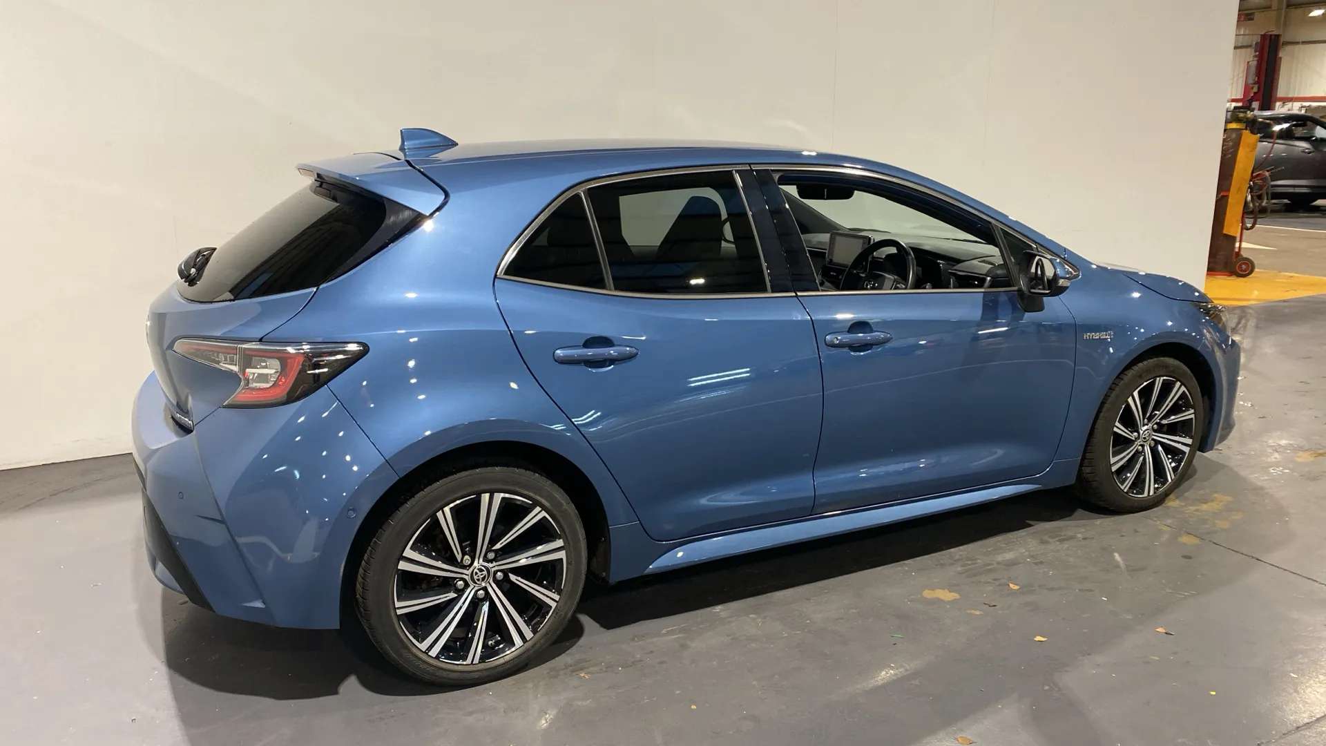 A 2020 TOYOTA COROLLA 1.8 VVT-i Hybrid Design CVT A 2020 TOYOTA COROLLA 1.8 VVT-i Hybrid Design CVT