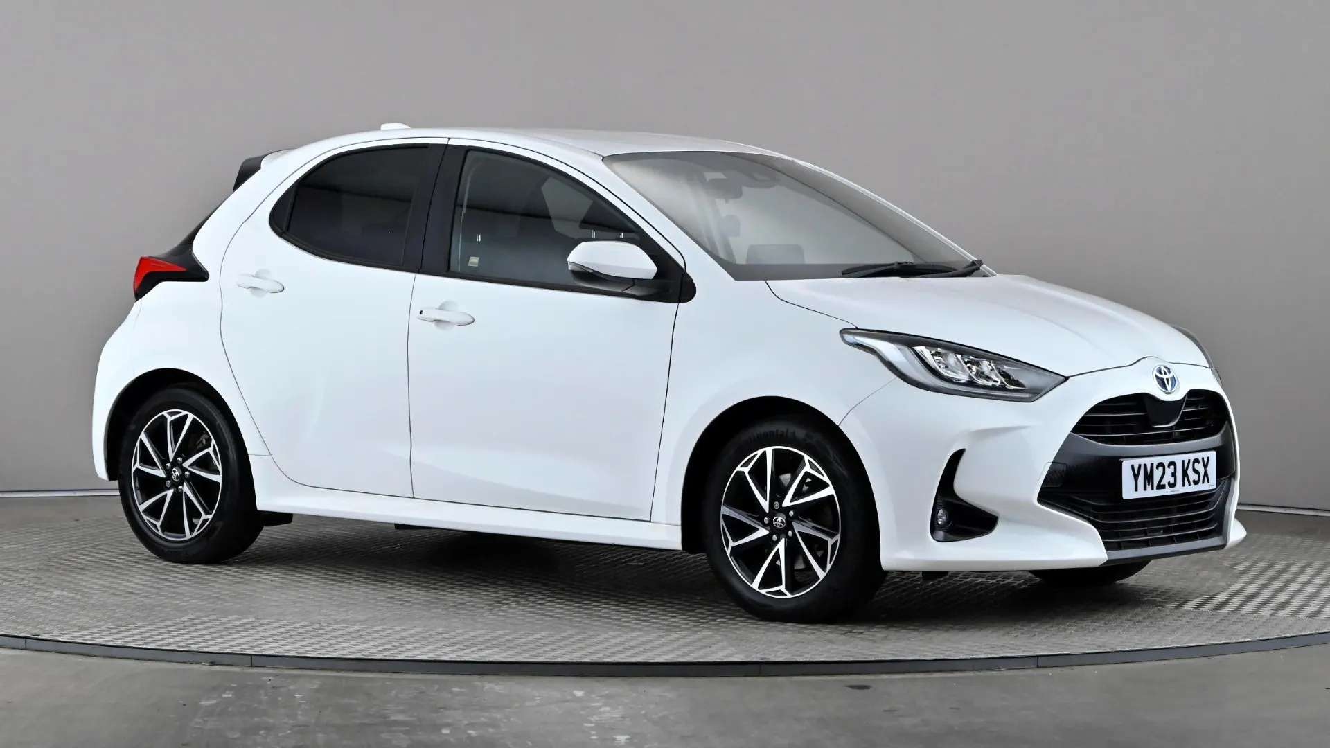 A 2023 TOYOTA YARIS 1.5 Hybrid Design CVT A 2023 TOYOTA YARIS 1.5 Hybrid Design CVT