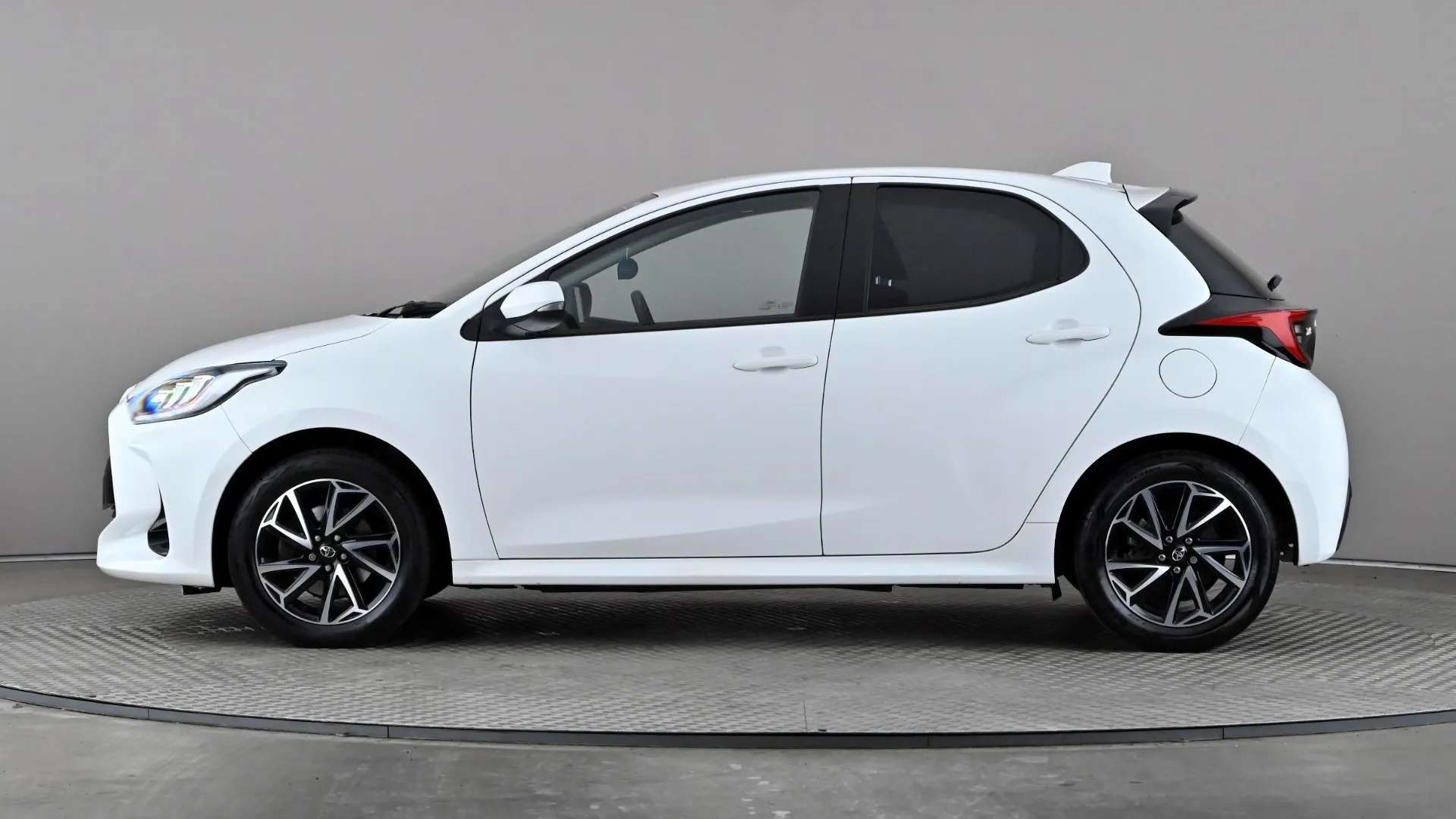 A 2023 TOYOTA YARIS 1.5 Hybrid Design CVT A 2023 TOYOTA YARIS 1.5 Hybrid Design CVT