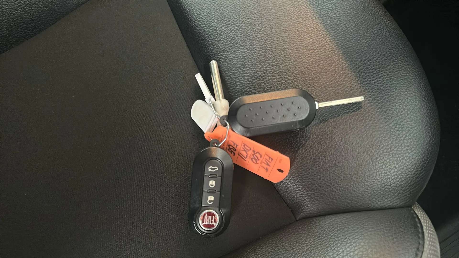 2021 FIAT 500 2021 FIAT 500