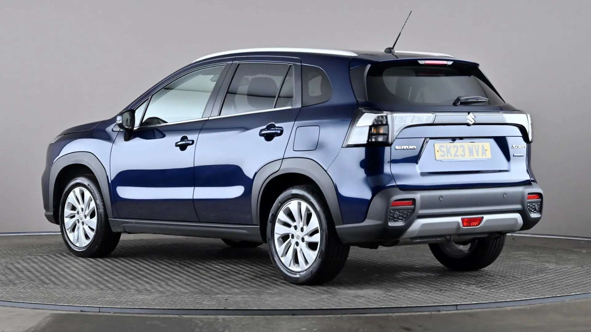 A 2023 SUZUKI S-CROSS 1.5 Hybrid Motion AGS A 2023 SUZUKI S-CROSS 1.5 Hybrid Motion AGS