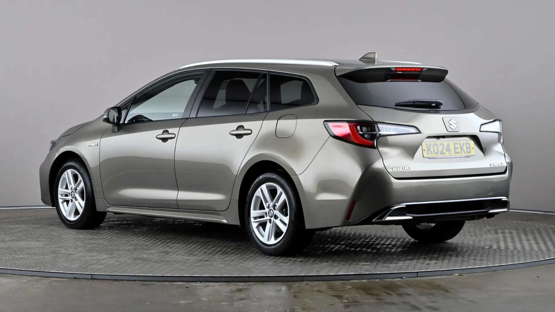 A 2024 SUZUKI SWACE 1.8 Hybrid Motion CVT A 2024 SUZUKI SWACE 1.8 Hybrid Motion CVT