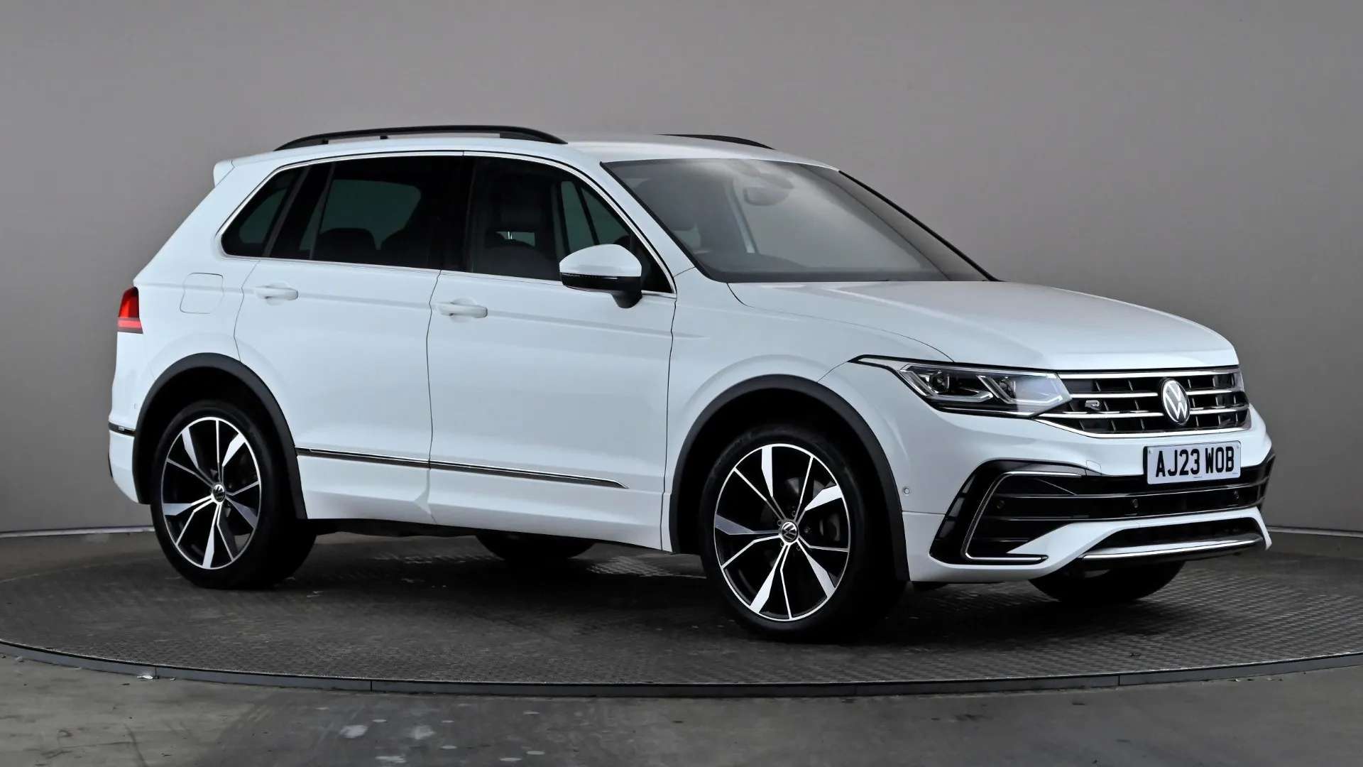 A 2023 VOLKSWAGEN TIGUAN 1.4 TSI eHybrid R-Line DSG A 2023 VOLKSWAGEN TIGUAN 1.4 TSI eHybrid R-Line DSG