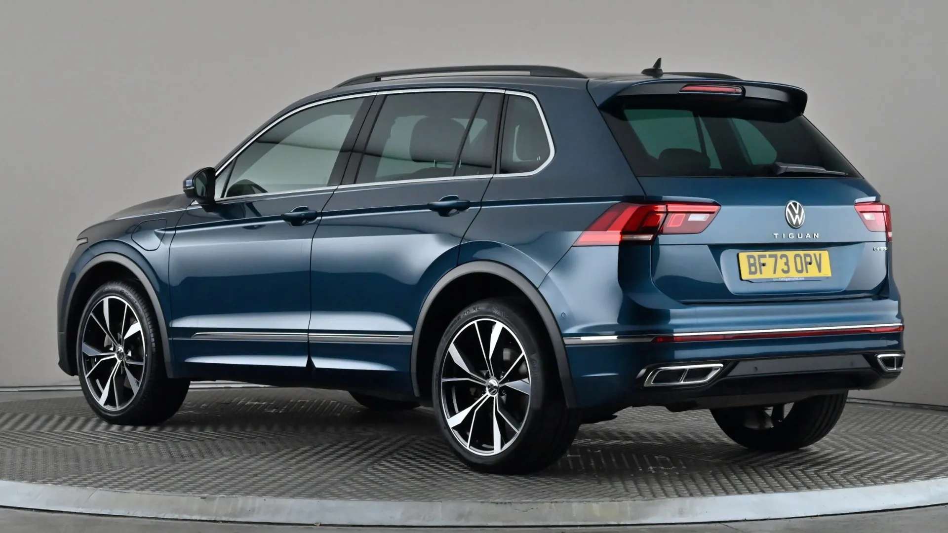 A 2023 VOLKSWAGEN TIGUAN 1.4 TSI eHybrid R-Line DSG A 2023 VOLKSWAGEN TIGUAN 1.4 TSI eHybrid R-Line DSG