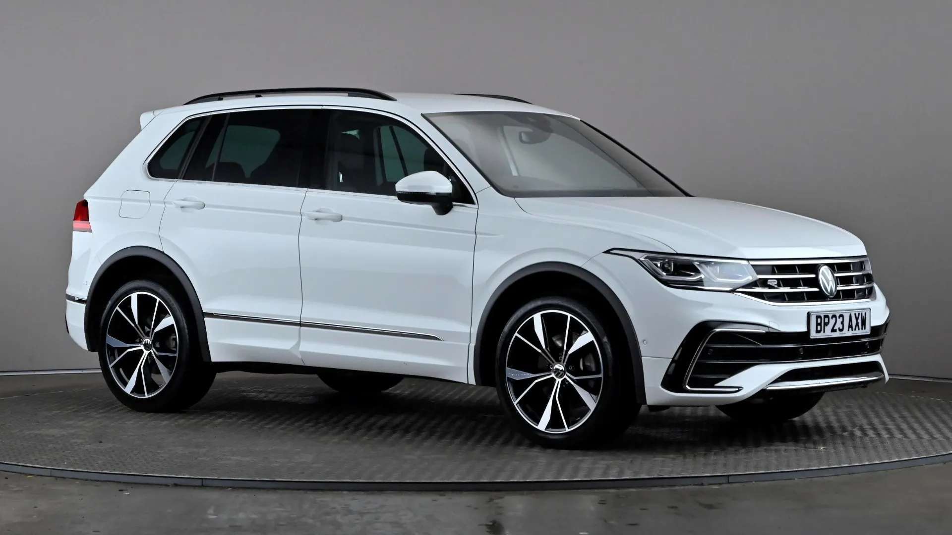 A 2023 VOLKSWAGEN TIGUAN 1.4 TSI eHybrid R-Line DSG A 2023 VOLKSWAGEN TIGUAN 1.4 TSI eHybrid R-Line DSG