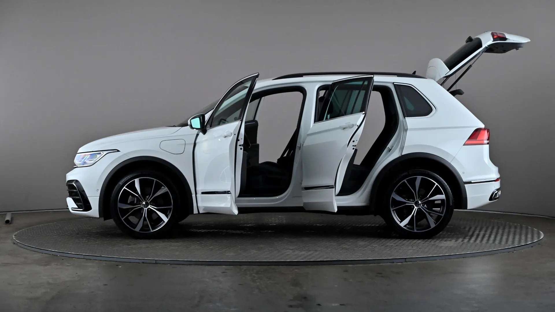 2023 VOLKSWAGEN TIGUAN 2023 VOLKSWAGEN TIGUAN