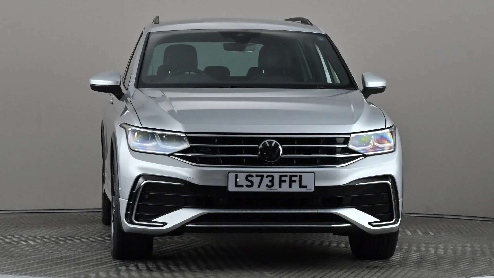 A 2023 VOLKSWAGEN TIGUAN 1.4 TSI eHybrid R-Line DSG A 2023 VOLKSWAGEN TIGUAN 1.4 TSI eHybrid R-Line DSG