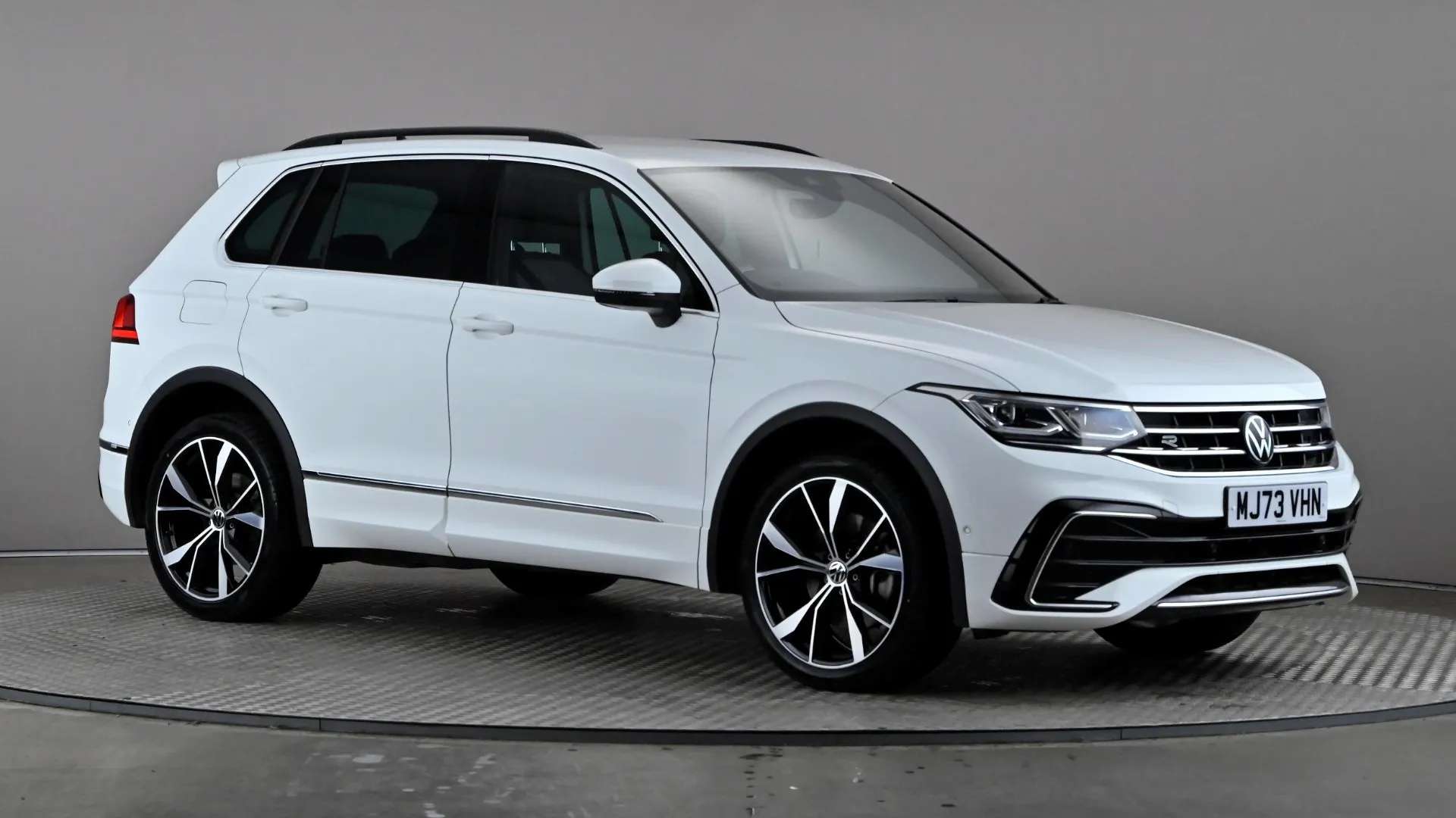 A 2023 VOLKSWAGEN TIGUAN 1.4 TSI eHybrid R-Line DSG A 2023 VOLKSWAGEN TIGUAN 1.4 TSI eHybrid R-Line DSG
