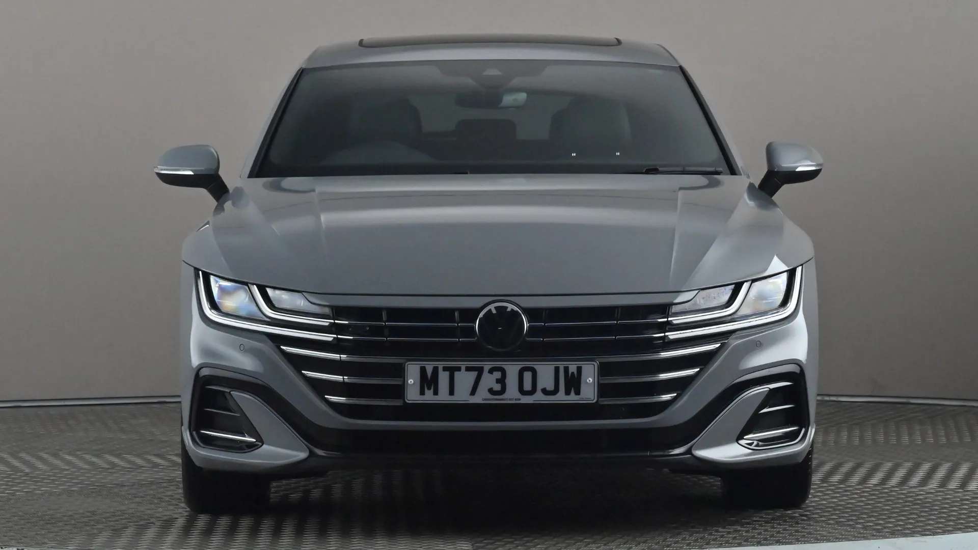 A 2023 VOLKSWAGEN ARTEON 1.4 TSI eHybrid R-Line DSG A 2023 VOLKSWAGEN ARTEON 1.4 TSI eHybrid R-Line DSG