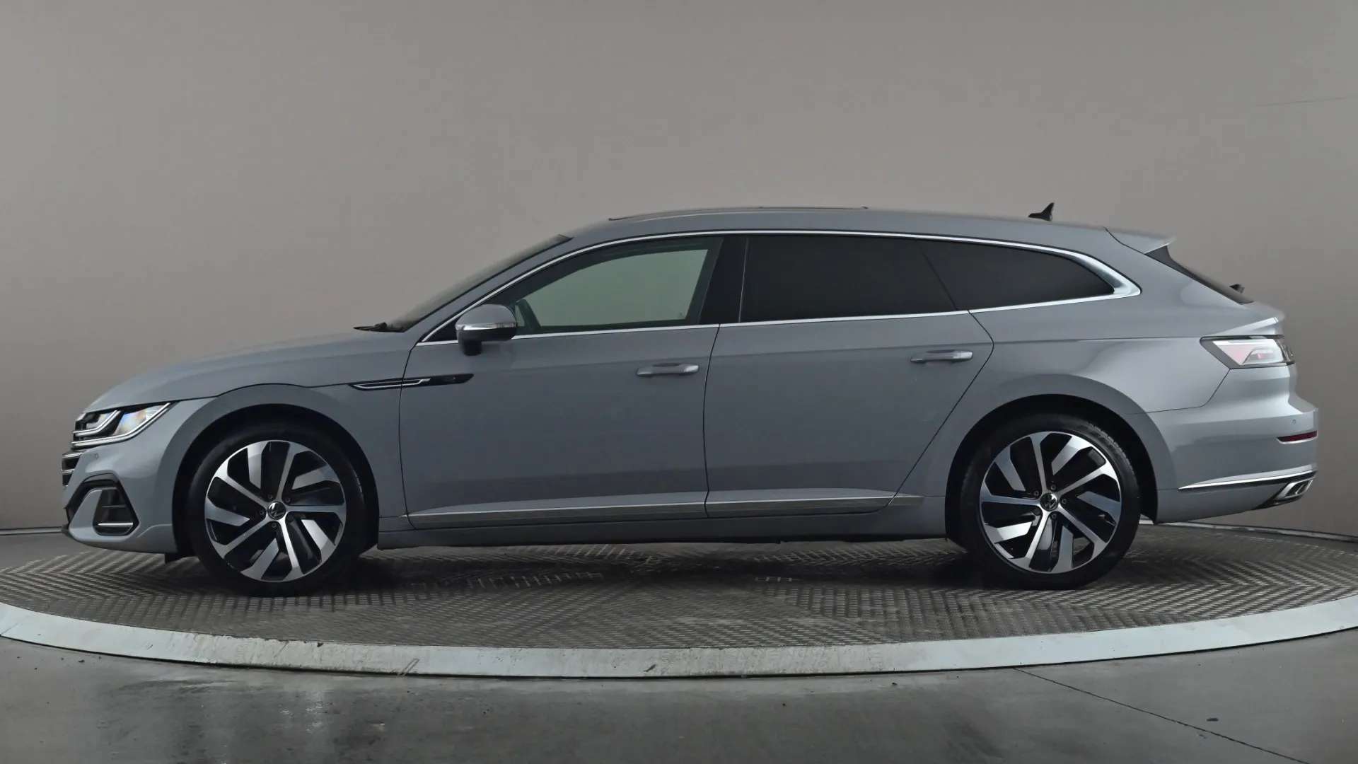 A 2023 VOLKSWAGEN ARTEON 1.4 TSI eHybrid R-Line DSG A 2023 VOLKSWAGEN ARTEON 1.4 TSI eHybrid R-Line DSG