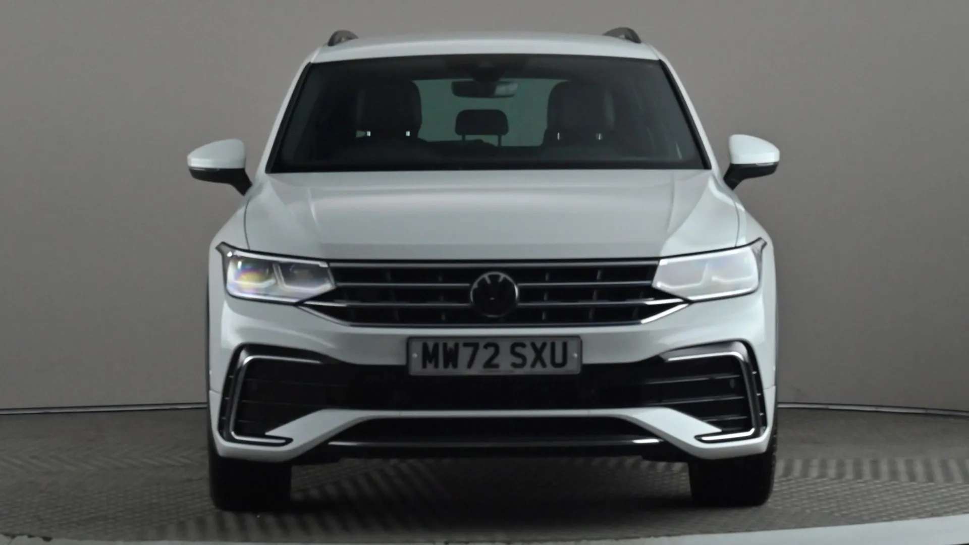 A 2022 VOLKSWAGEN TIGUAN 1.4 TSI eHybrid R-Line DSG A 2022 VOLKSWAGEN TIGUAN 1.4 TSI eHybrid R-Line DSG