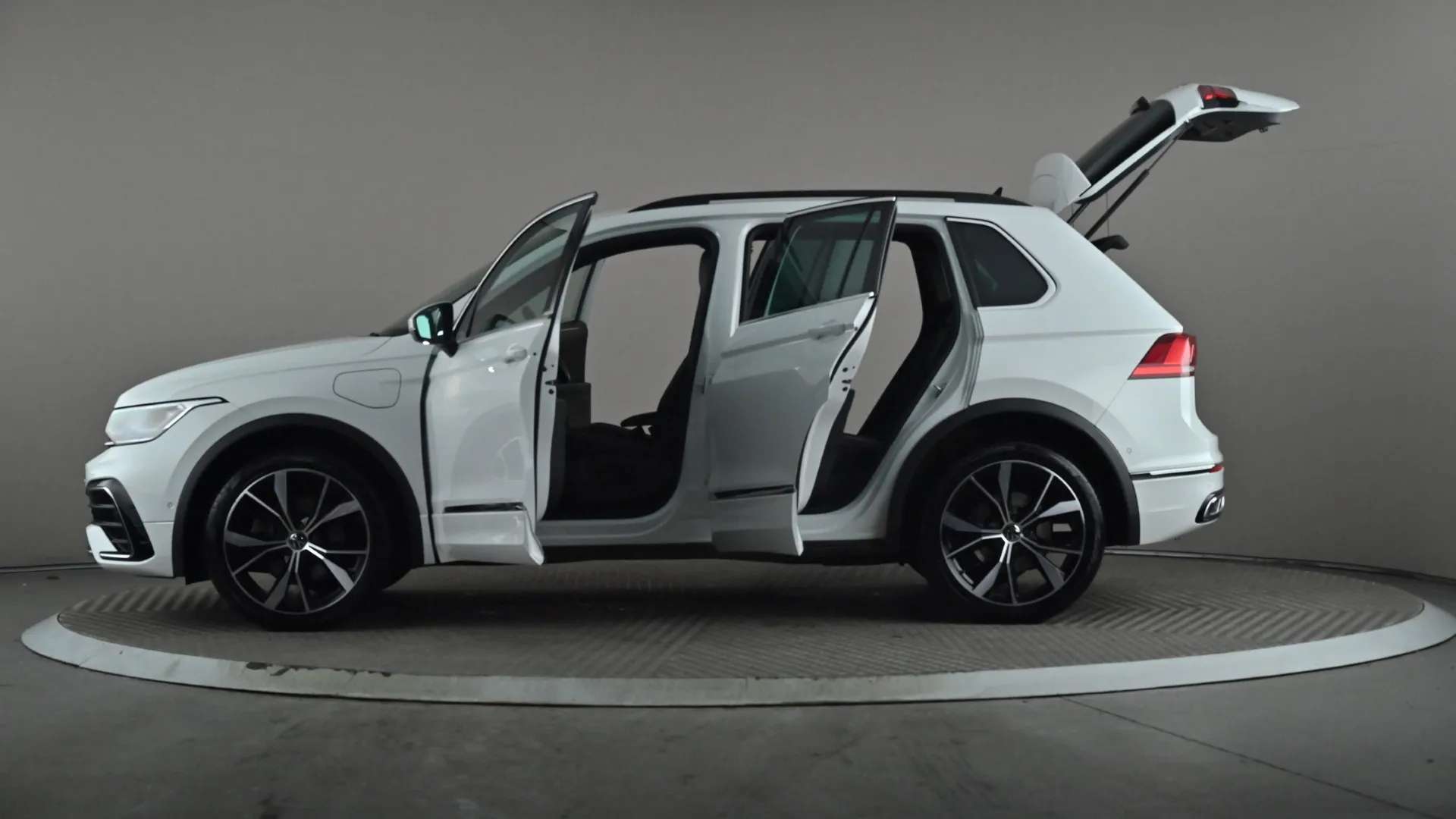 2022 VOLKSWAGEN TIGUAN 2022 VOLKSWAGEN TIGUAN