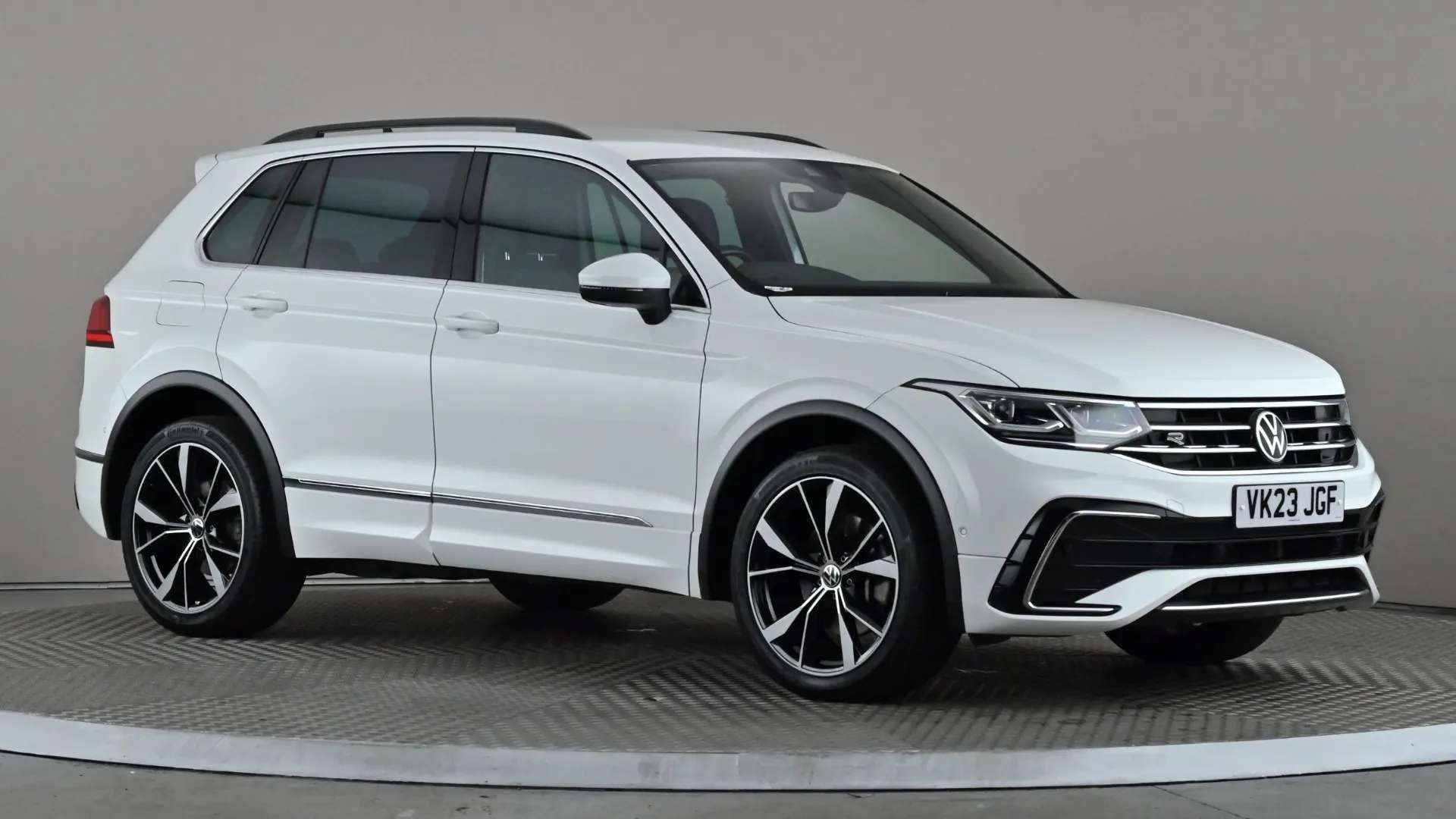 A 2023 VOLKSWAGEN TIGUAN 1.4 TSI eHybrid R-Line DSG A 2023 VOLKSWAGEN TIGUAN 1.4 TSI eHybrid R-Line DSG
