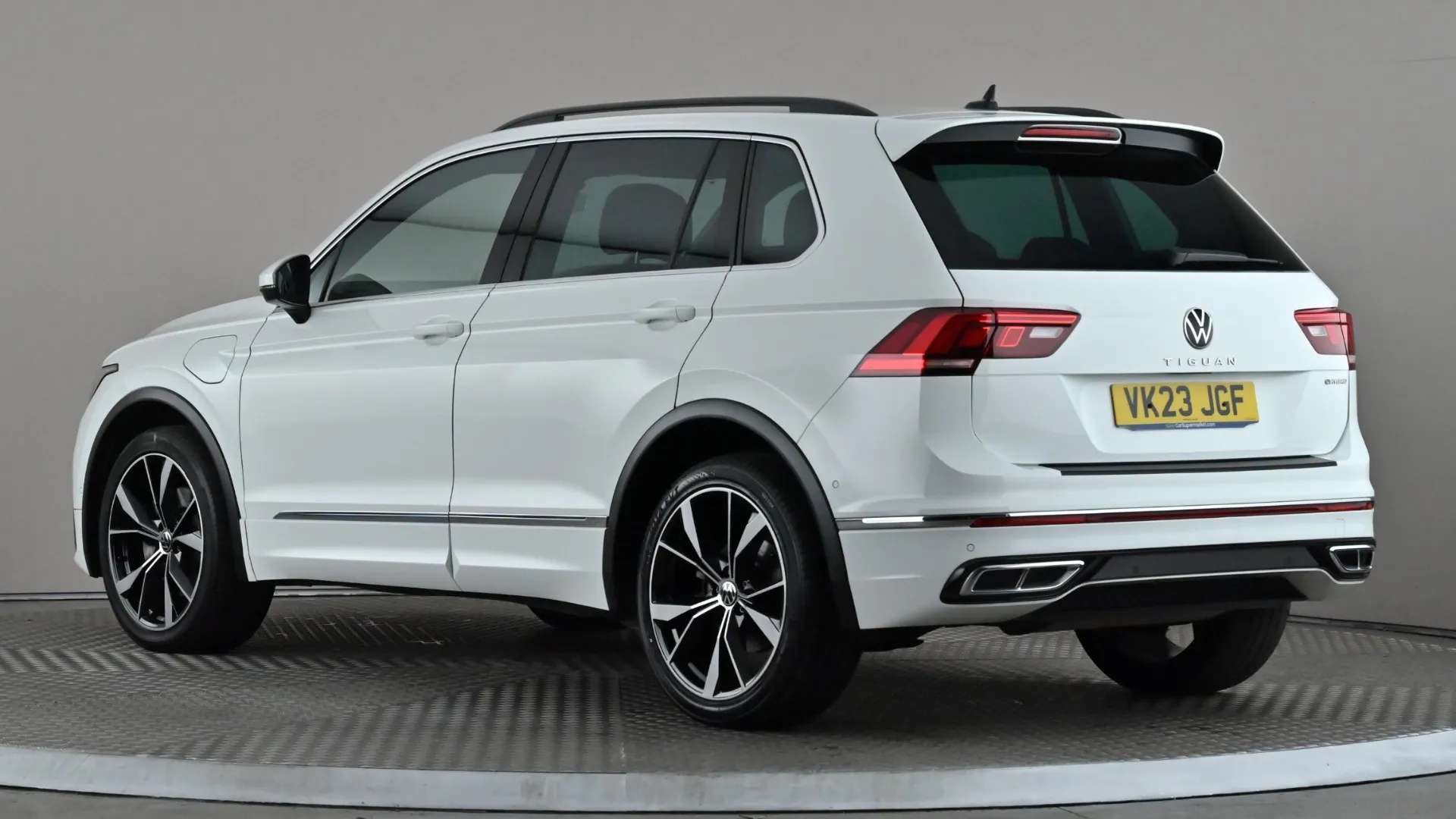 A 2023 VOLKSWAGEN TIGUAN 1.4 TSI eHybrid R-Line DSG A 2023 VOLKSWAGEN TIGUAN 1.4 TSI eHybrid R-Line DSG