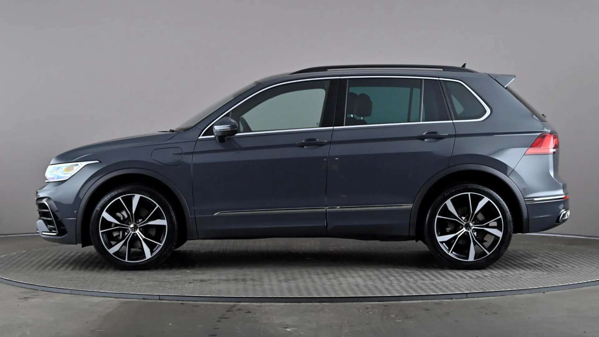 A 2023 VOLKSWAGEN TIGUAN 1.4 TSI eHybrid R-Line DSG A 2023 VOLKSWAGEN TIGUAN 1.4 TSI eHybrid R-Line DSG