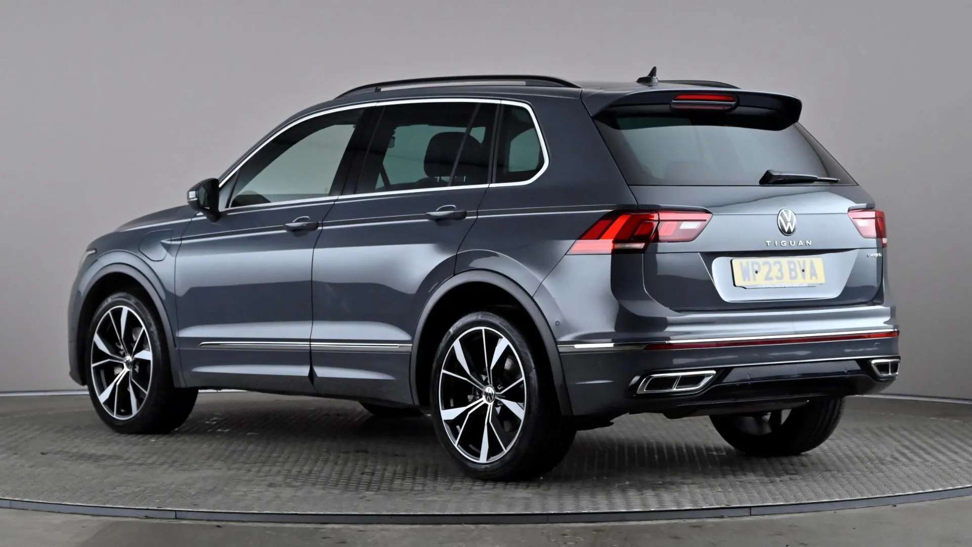 A 2023 VOLKSWAGEN TIGUAN 1.4 TSI eHybrid R-Line DSG A 2023 VOLKSWAGEN TIGUAN 1.4 TSI eHybrid R-Line DSG