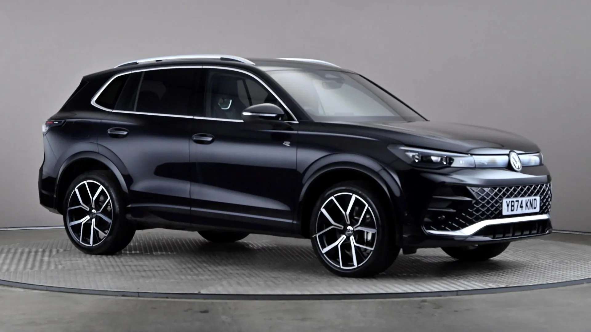 A 2025 VOLKSWAGEN TIGUAN 1.5 TSI 272 eHybrid R-Line DSG A 2025 VOLKSWAGEN TIGUAN 1.5 TSI 272 eHybrid R-Line DSG
