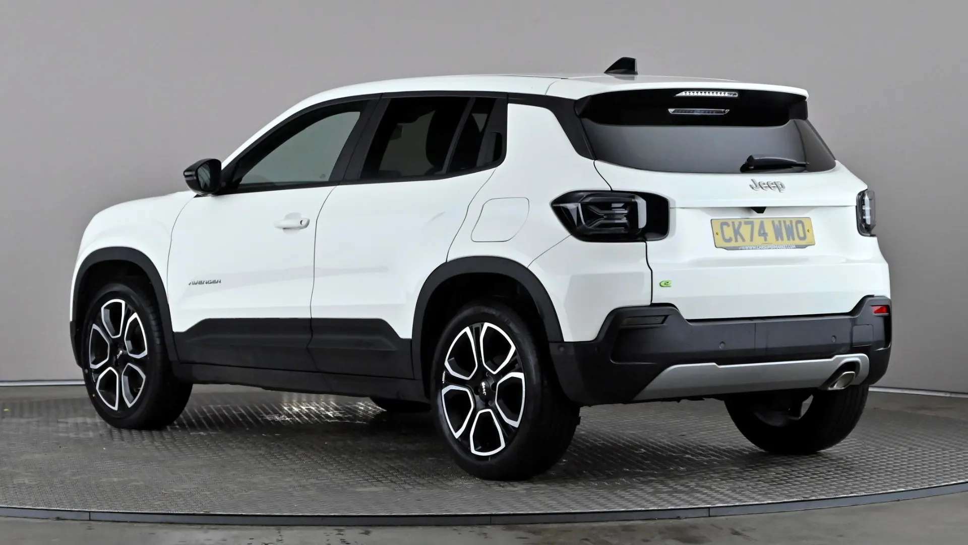 A 2024 JEEP AVENGER 1.2 e-Hybrid Summit DCT A 2024 JEEP AVENGER 1.2 e-Hybrid Summit DCT