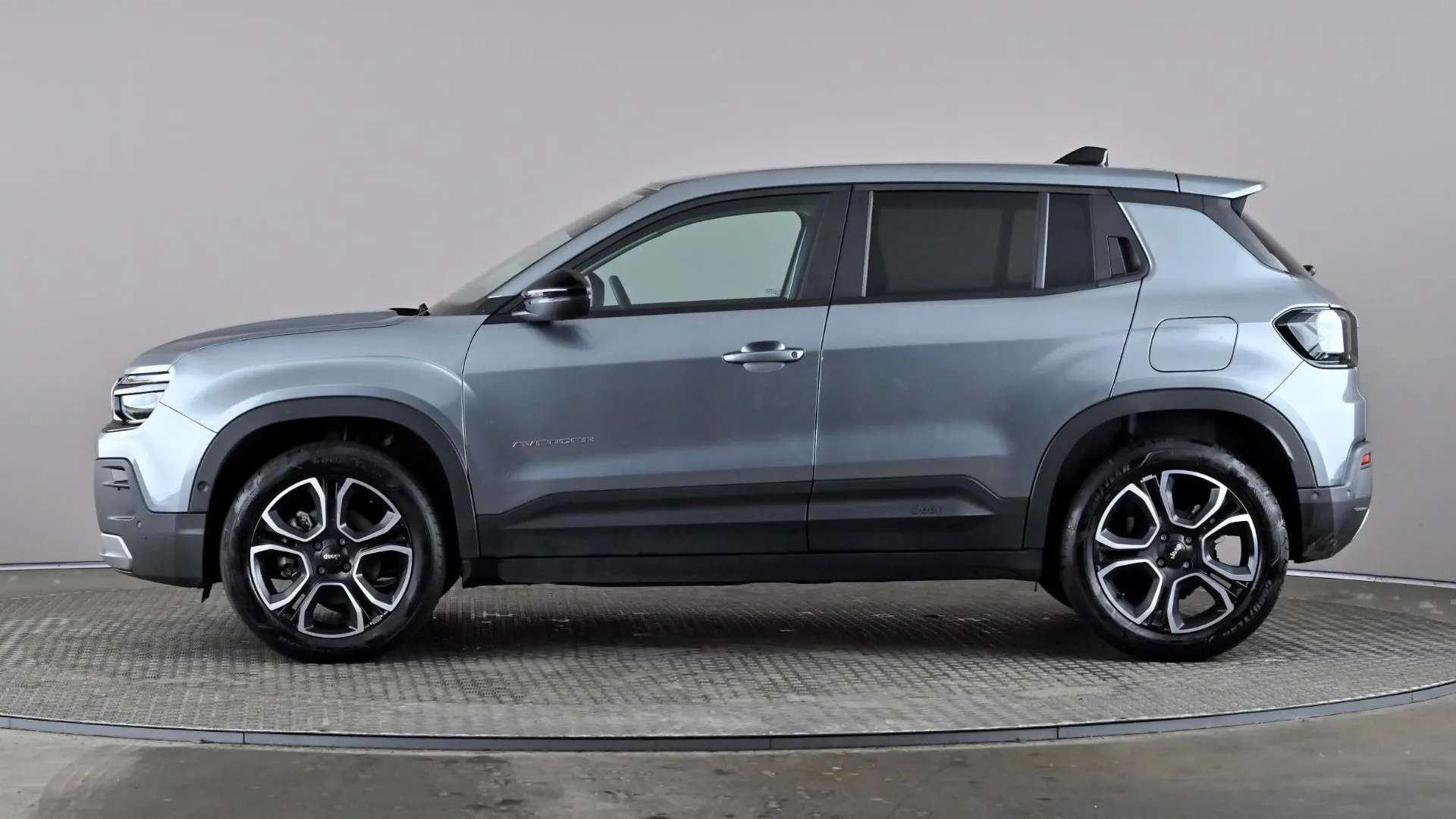 A 2024 JEEP AVENGER 1.2 e-Hybrid Summit DCT A 2024 JEEP AVENGER 1.2 e-Hybrid Summit DCT