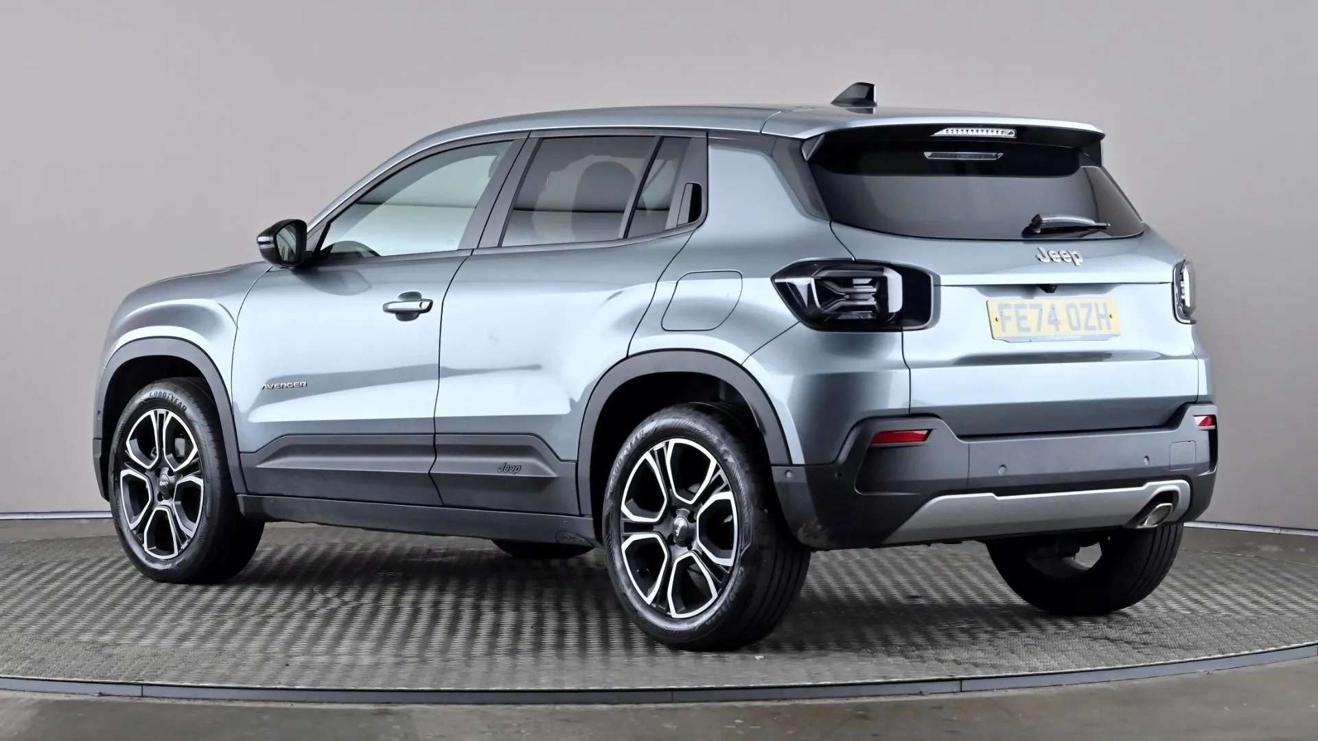 A 2024 JEEP AVENGER 1.2 e-Hybrid Summit DCT A 2024 JEEP AVENGER 1.2 e-Hybrid Summit DCT