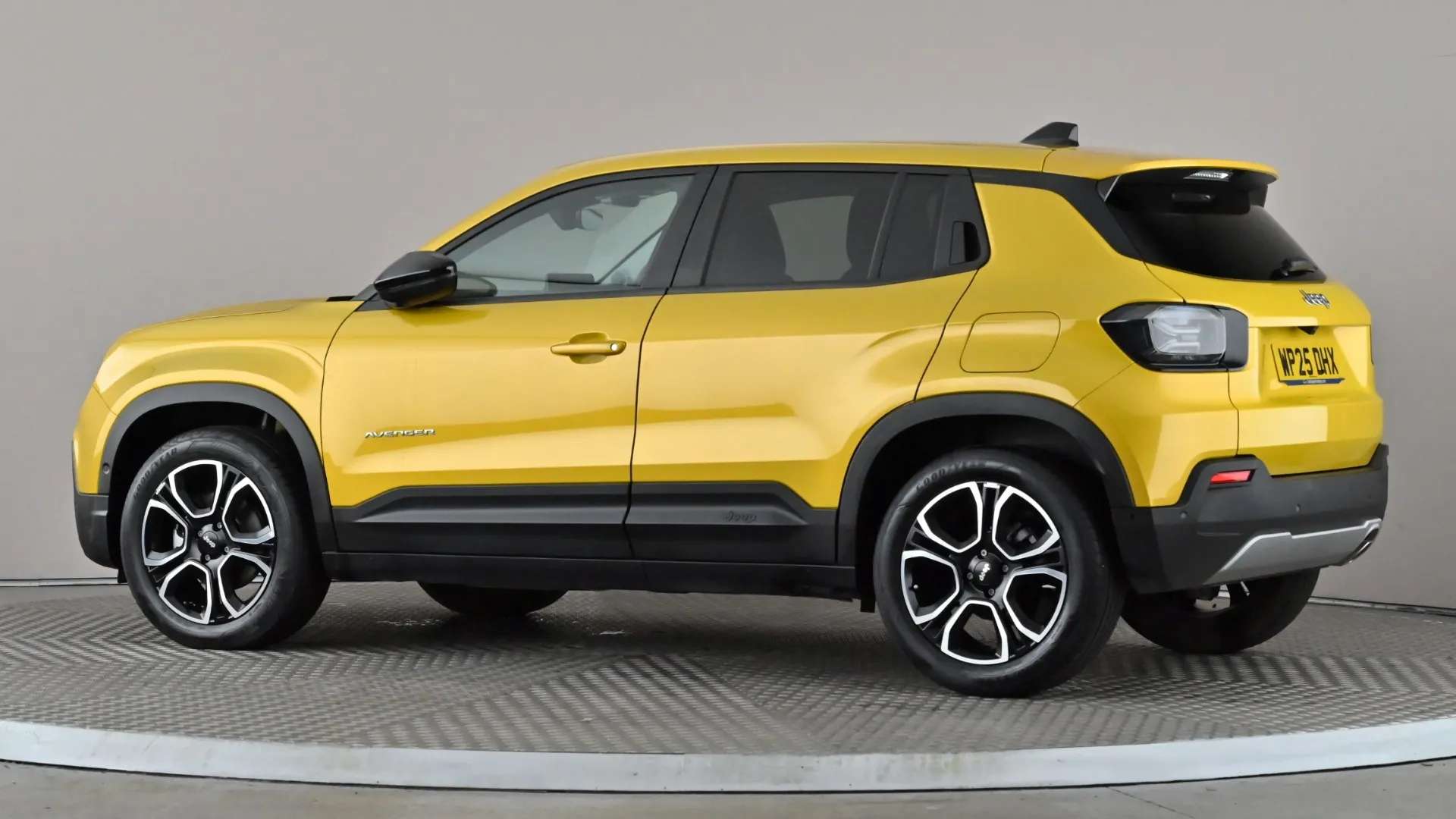 A 2025 JEEP AVENGER 1.2 e-Hybrid Summit DCT A 2025 JEEP AVENGER 1.2 e-Hybrid Summit DCT