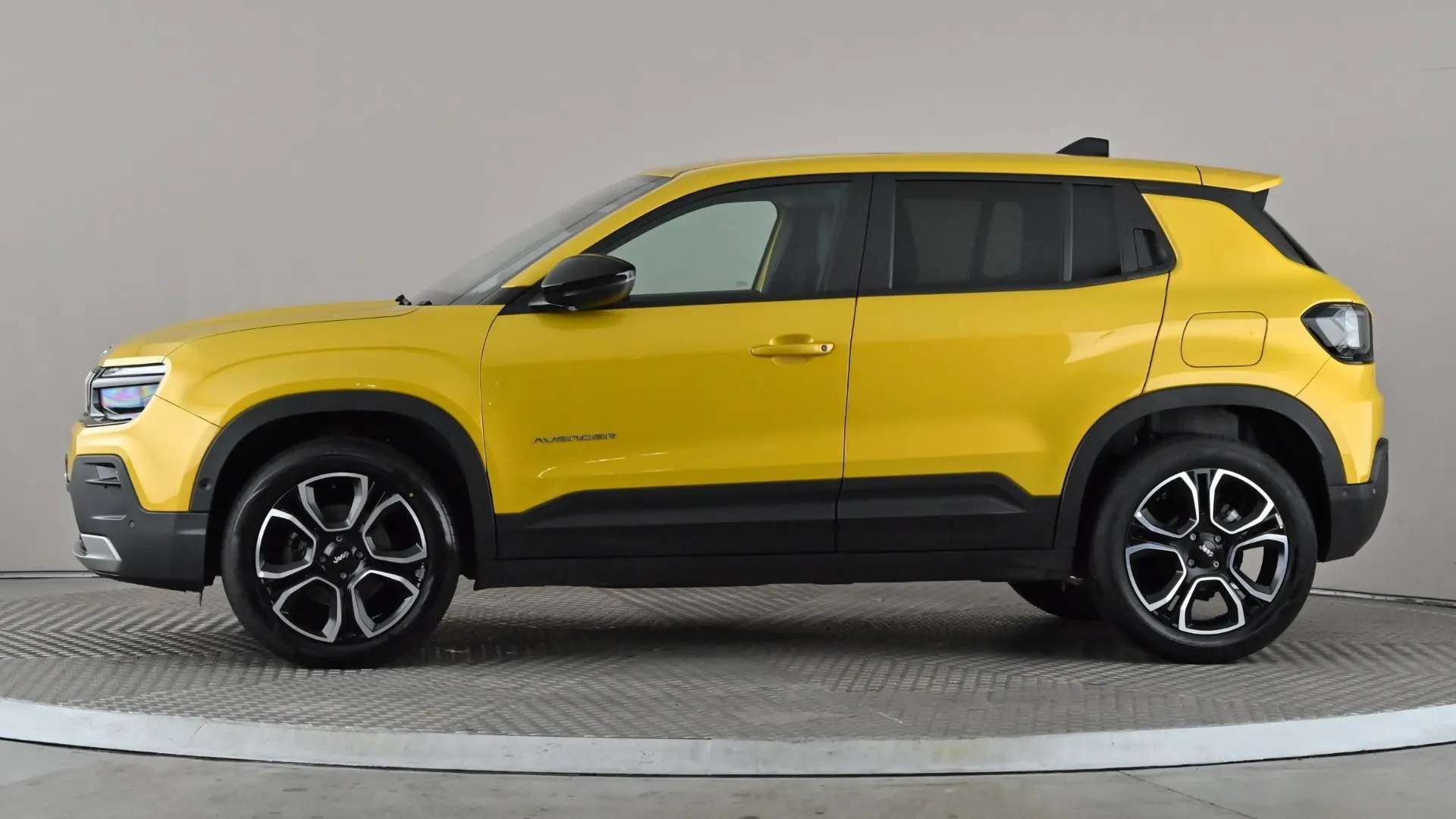 A 2025 JEEP AVENGER 1.2 e-Hybrid Summit DCT A 2025 JEEP AVENGER 1.2 e-Hybrid Summit DCT