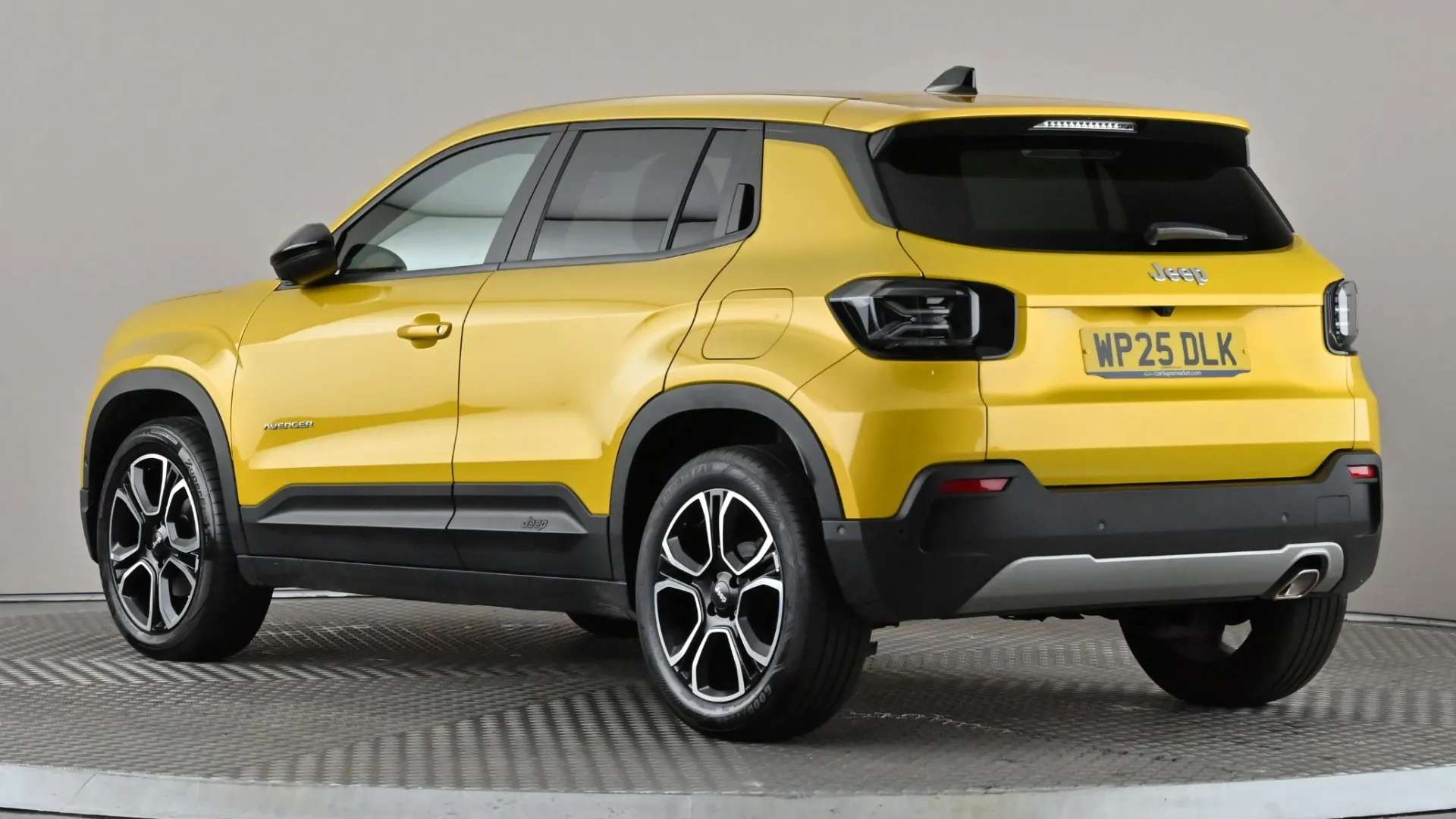 A 2025 JEEP AVENGER 1.2 e-Hybrid Summit DCT A 2025 JEEP AVENGER 1.2 e-Hybrid Summit DCT