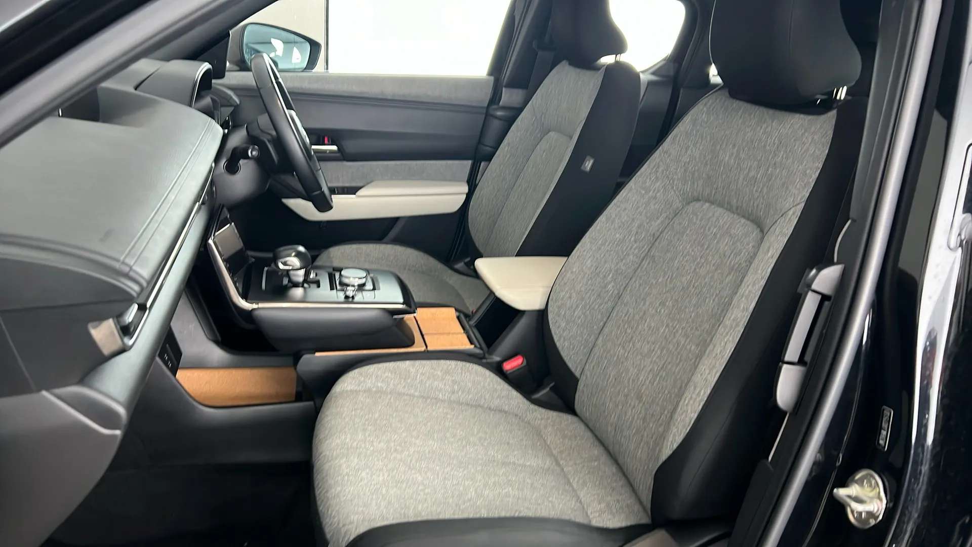 2023 MAZDA MX-30 2023 MAZDA MX-30