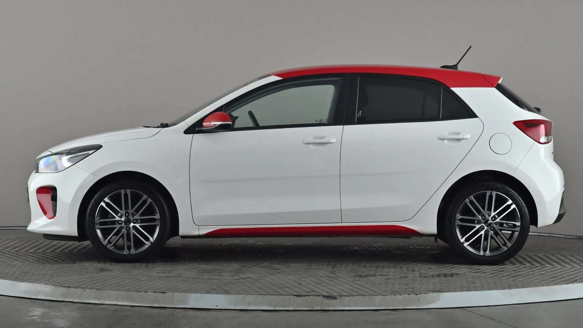 A 2017 KIA RIO 1.25 Pulse A 2017 KIA RIO 1.25 Pulse