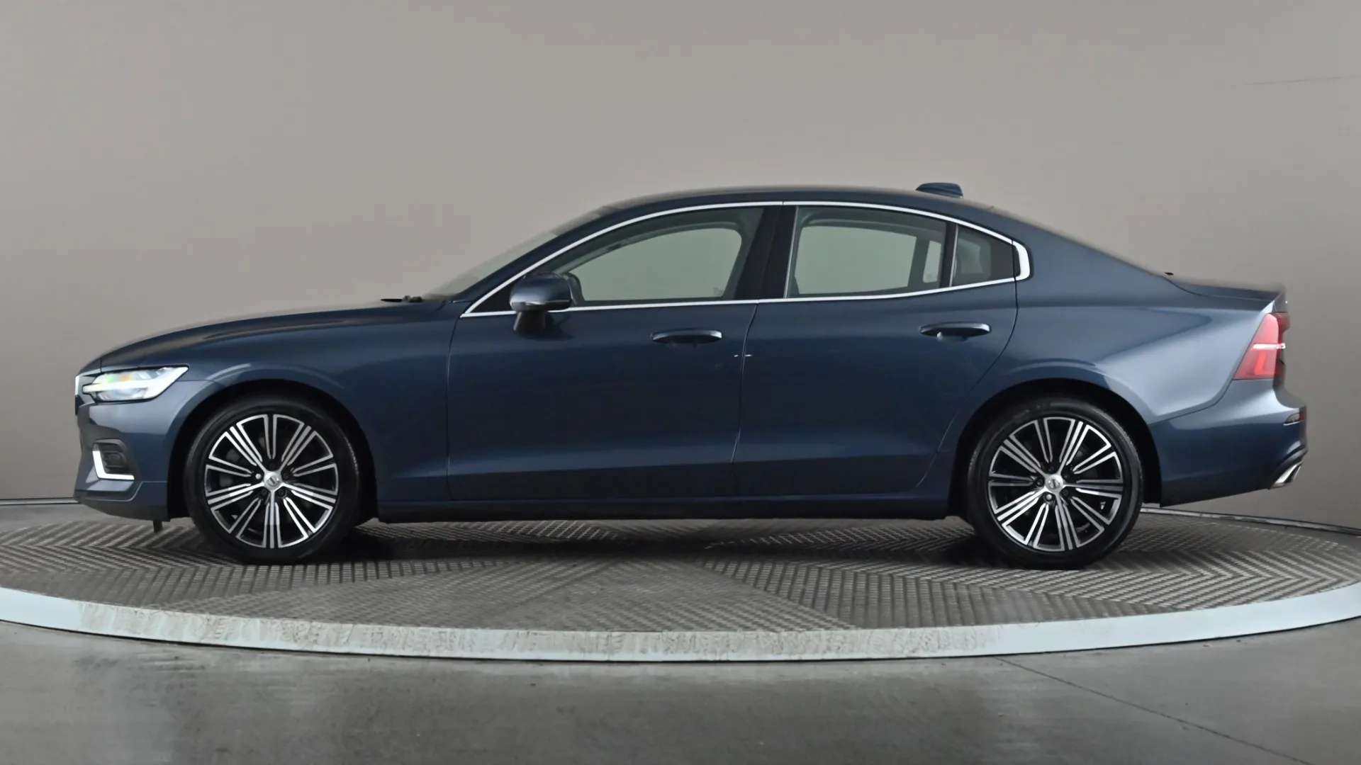 2021 VOLVO S60 2021 VOLVO S60